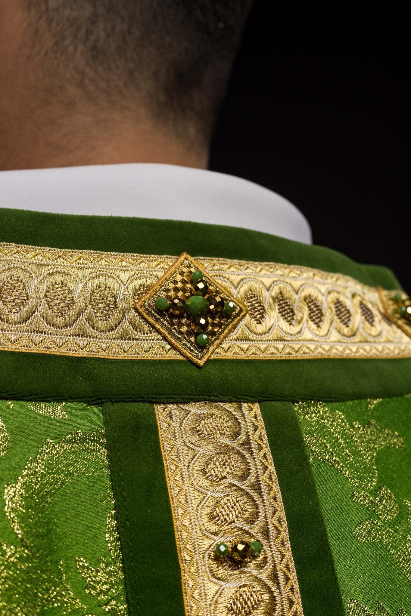 Handmade chasuble with natural stones Handmade 7003 HM/7003/01/90 - HAFTINAUSA.COM
