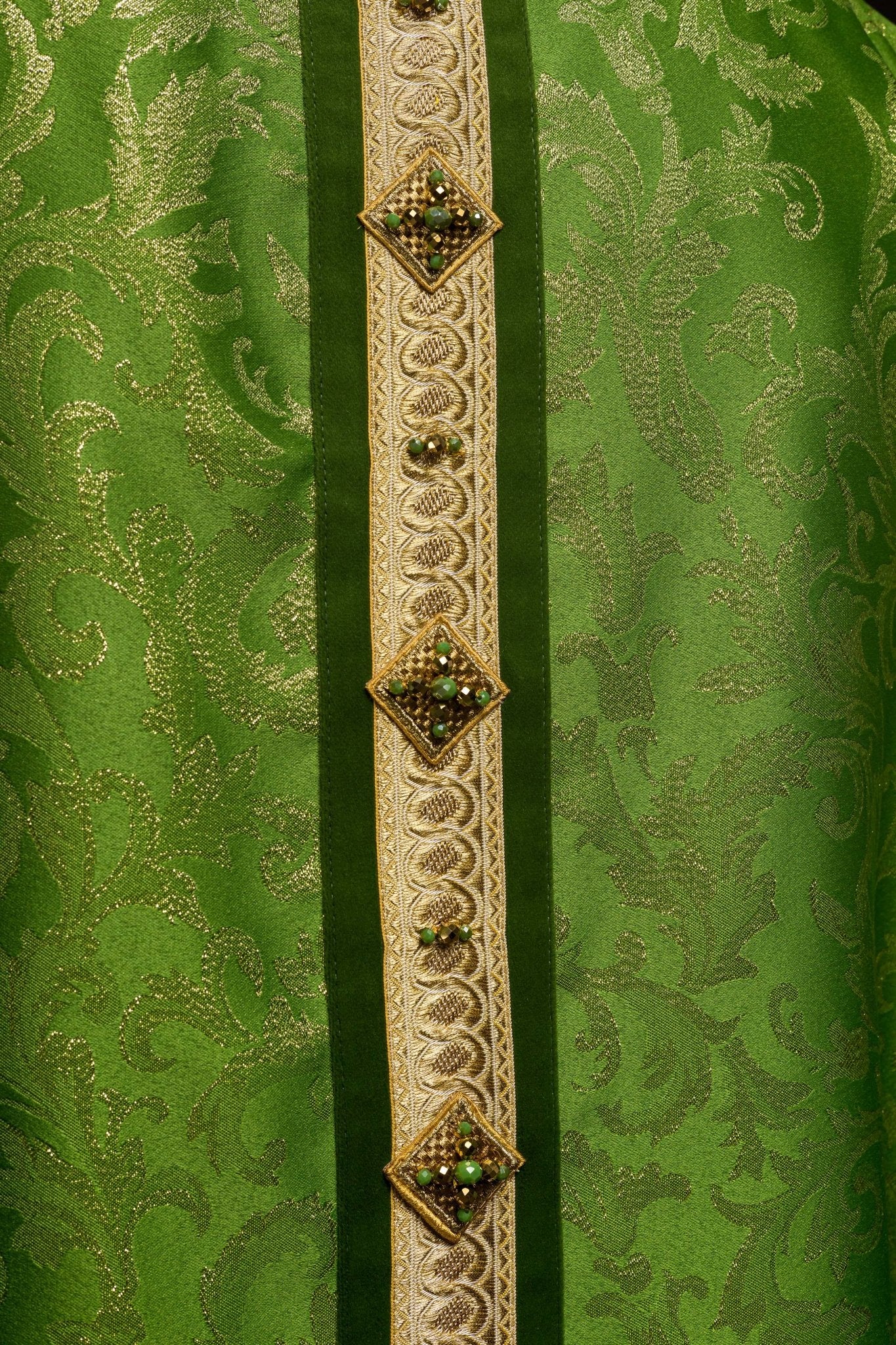 Handmade chasuble with natural stones Handmade 7003 HM/7003/01/90 - HAFTINAUSA.COM