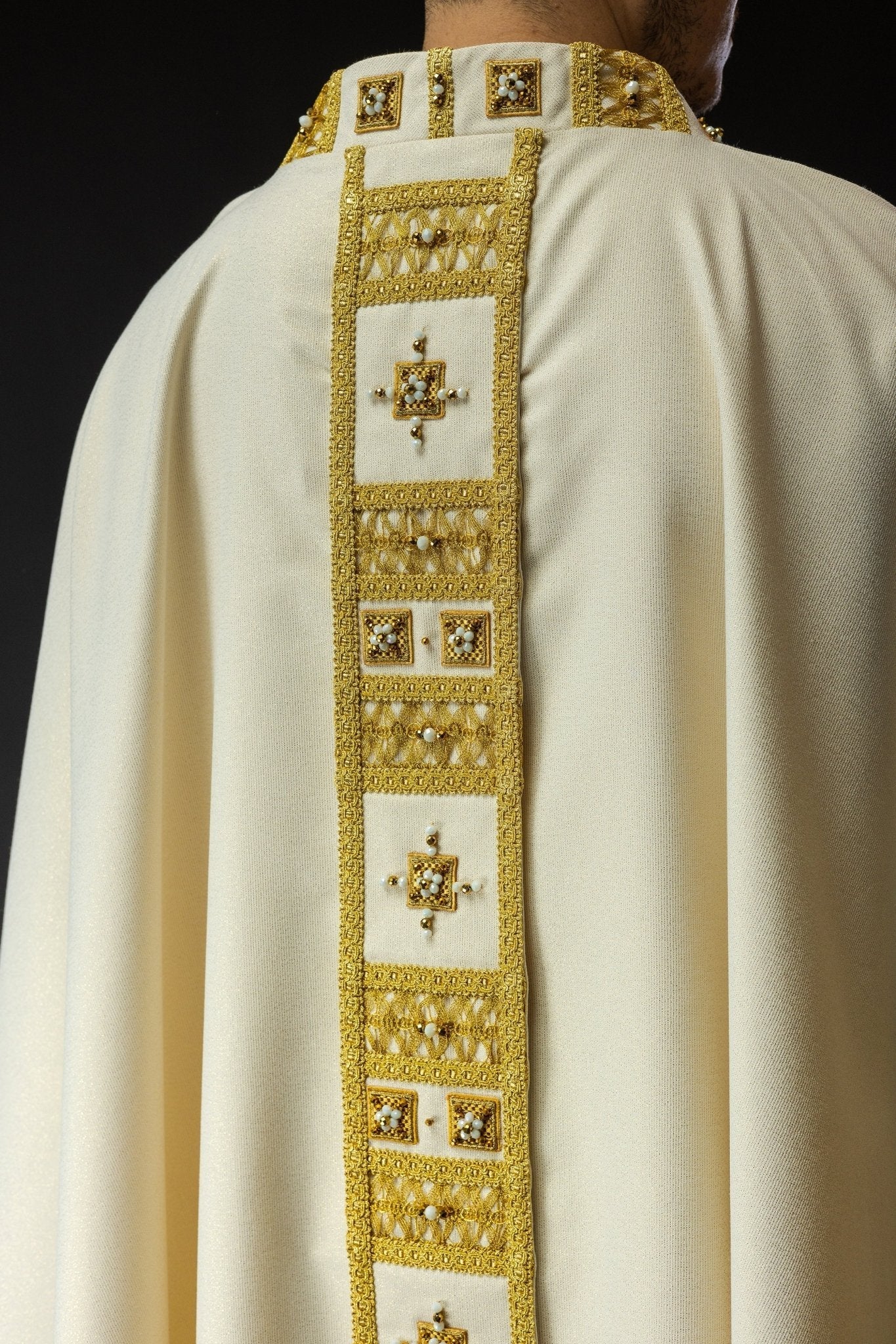 Handmade chasuble with natural stones Handmade 7008 HM/7008/05/96 - HAFTINAUSA.COM