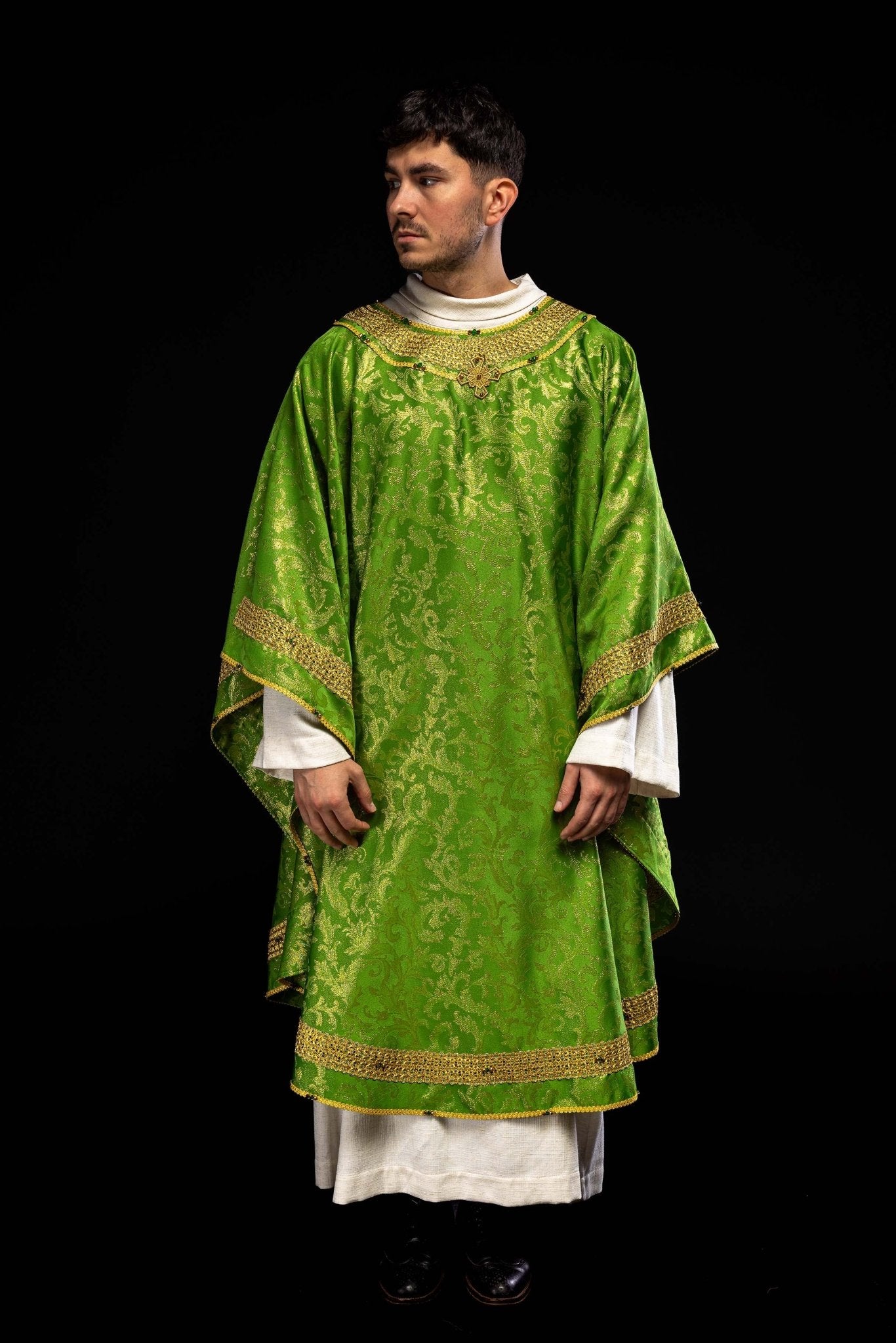 Handmade chasuble with natural stones Handmade 7010 Green HM/7010/01/90 - HAFTINAUSA.COM