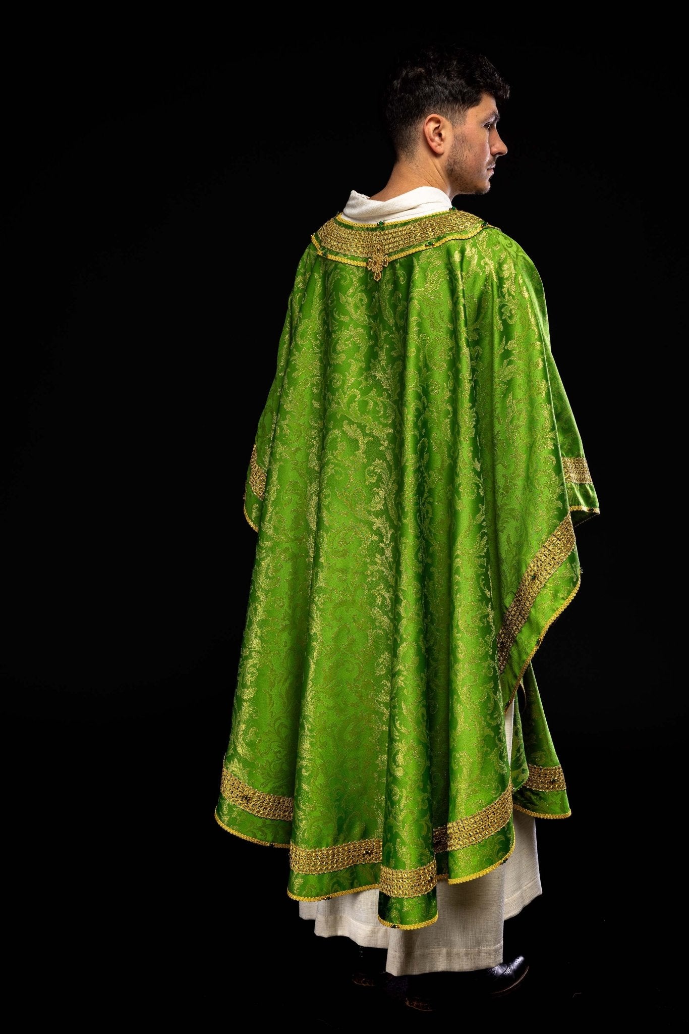 Handmade chasuble with natural stones Handmade 7010 Green HM/7010/01/90 - HAFTINAUSA.COM