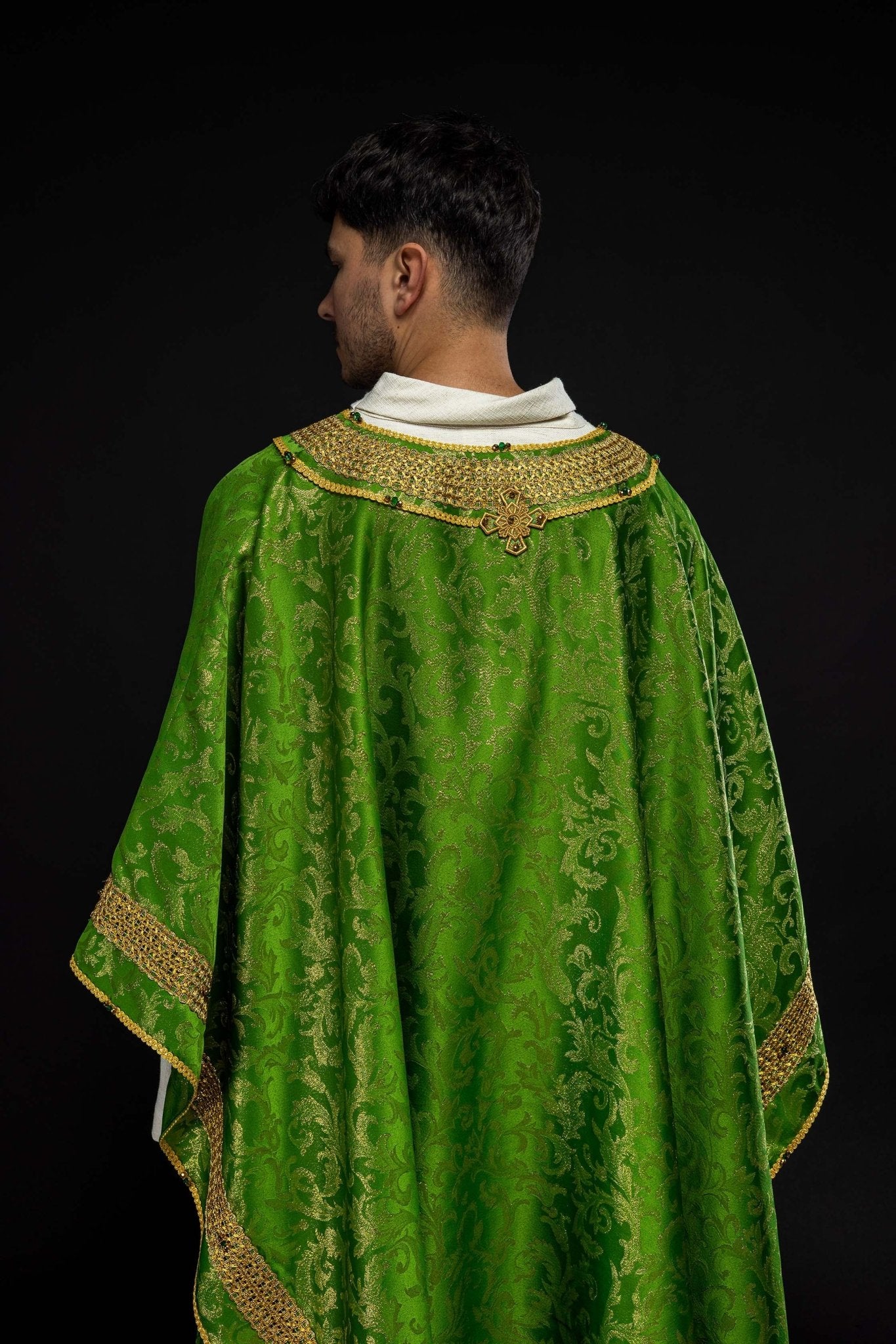 Handmade chasuble with natural stones Handmade 7010 Green HM/7010/01/90 - HAFTINAUSA.COM