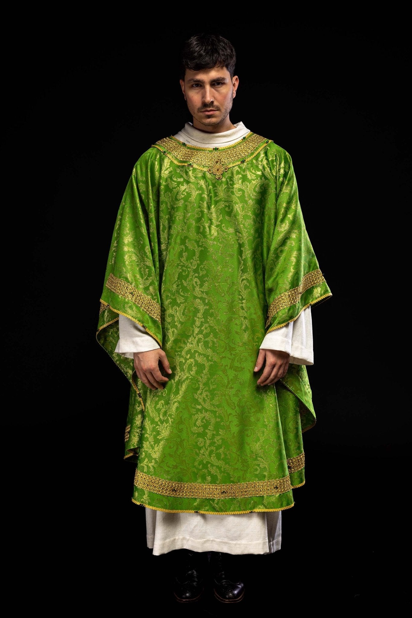 Handmade chasuble with natural stones Handmade 7010 Green HM/7010/01/90 - HAFTINAUSA.COM