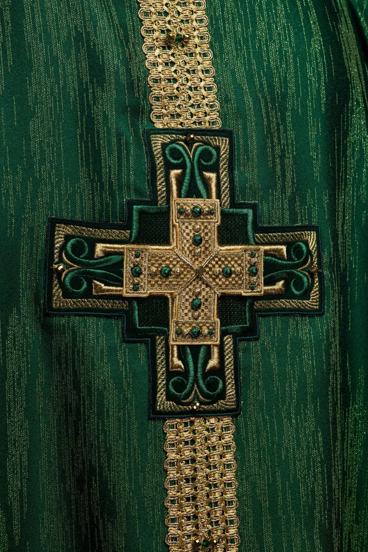 Handmade chasuble with natural stones Handmade 7015 Green HM/7015/01/99 - CHASUBLES.COM