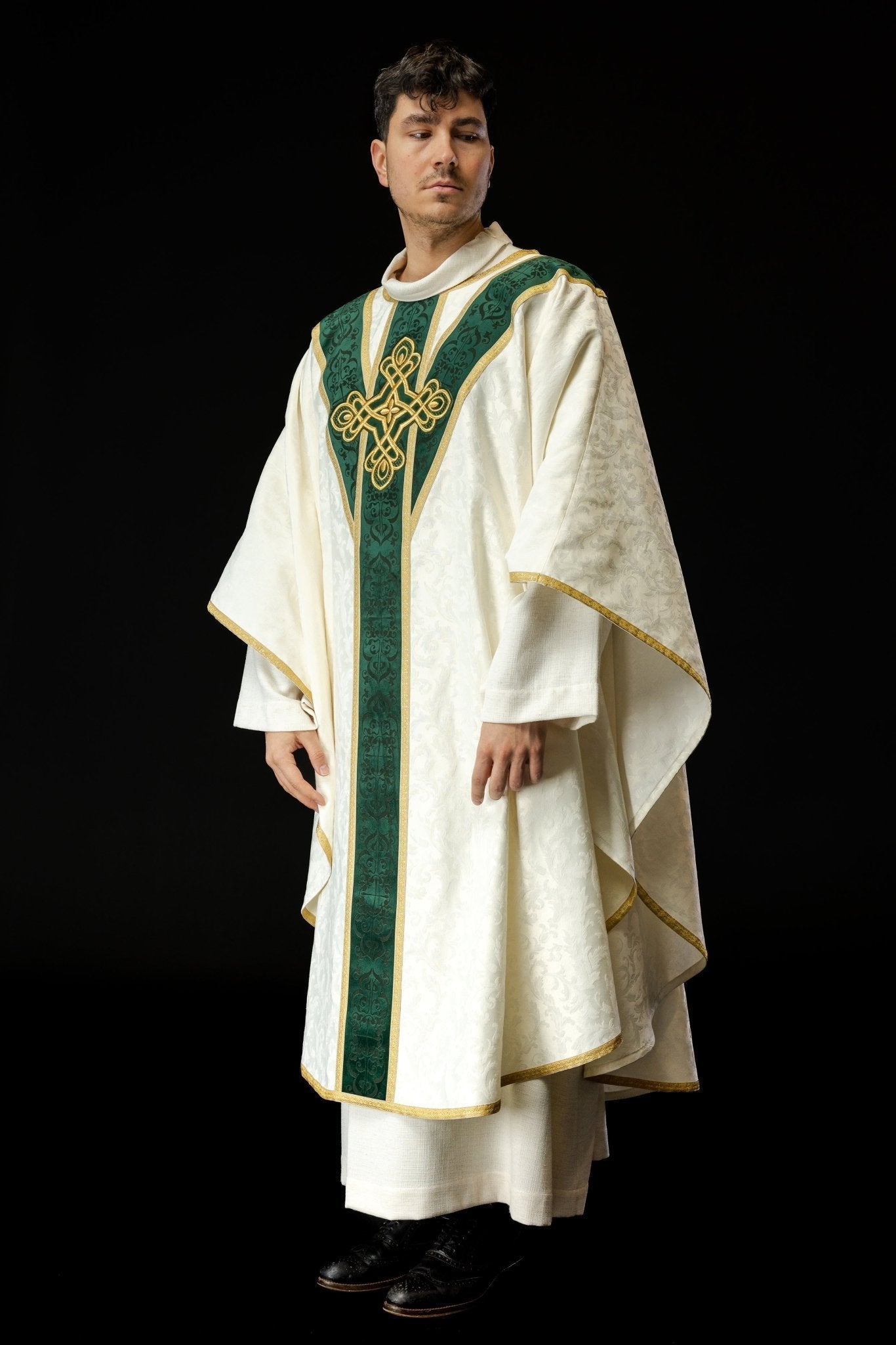 Handmade chasuble with velvet belt Handmade 7007 LE/7043/05/PA01 - HAFTINAUSA.COM