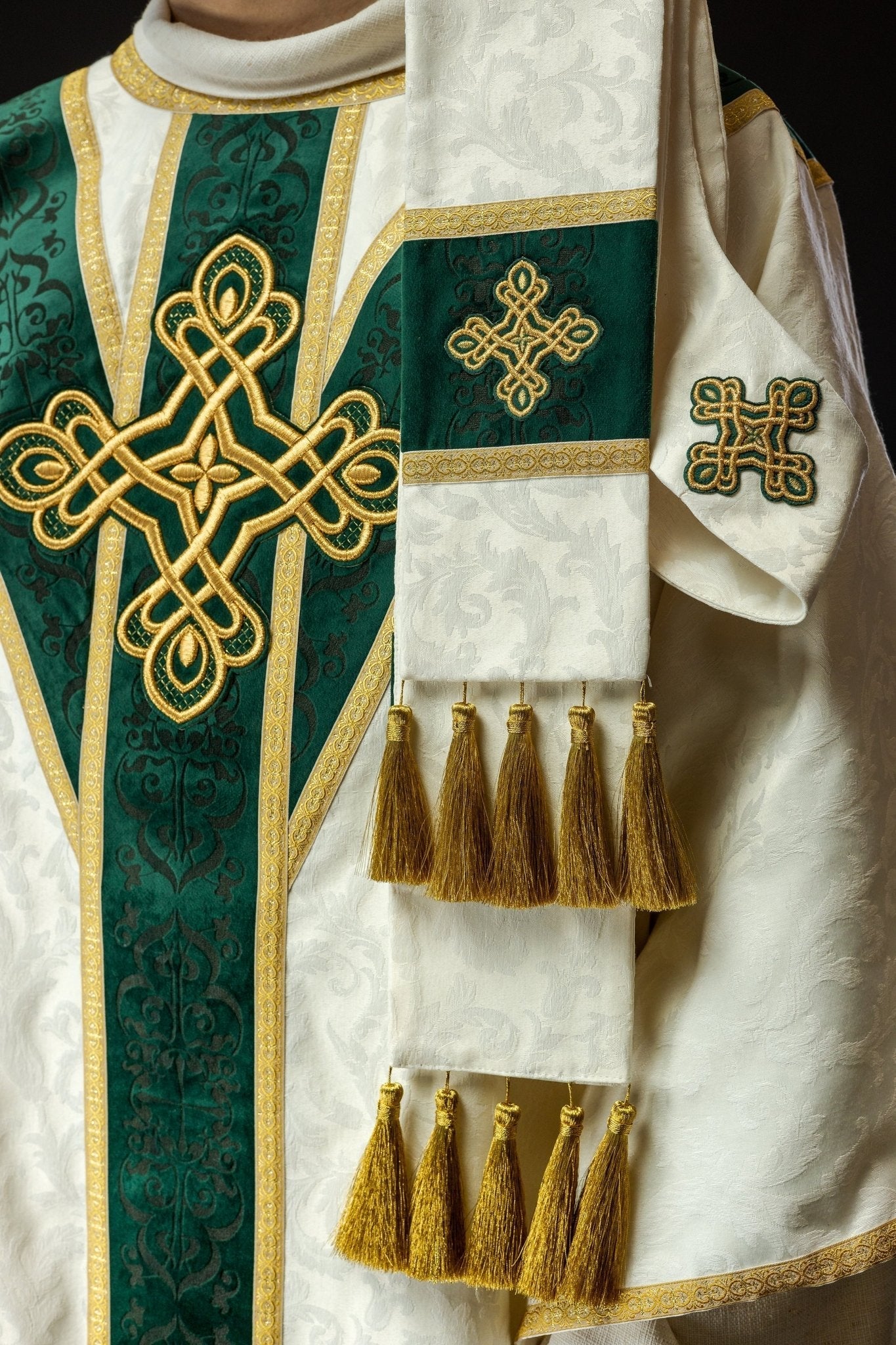 Handmade chasuble with velvet belt Handmade 7007 LE/7043/05/PA01 - HAFTINAUSA.COM