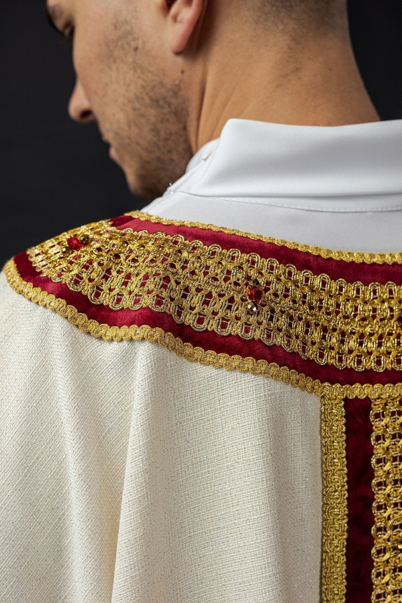 Ivory chasuble with red narrow orphrey Handmade 7001 HM/7001/05/71/PA02 - HAFTINAUSA.COM