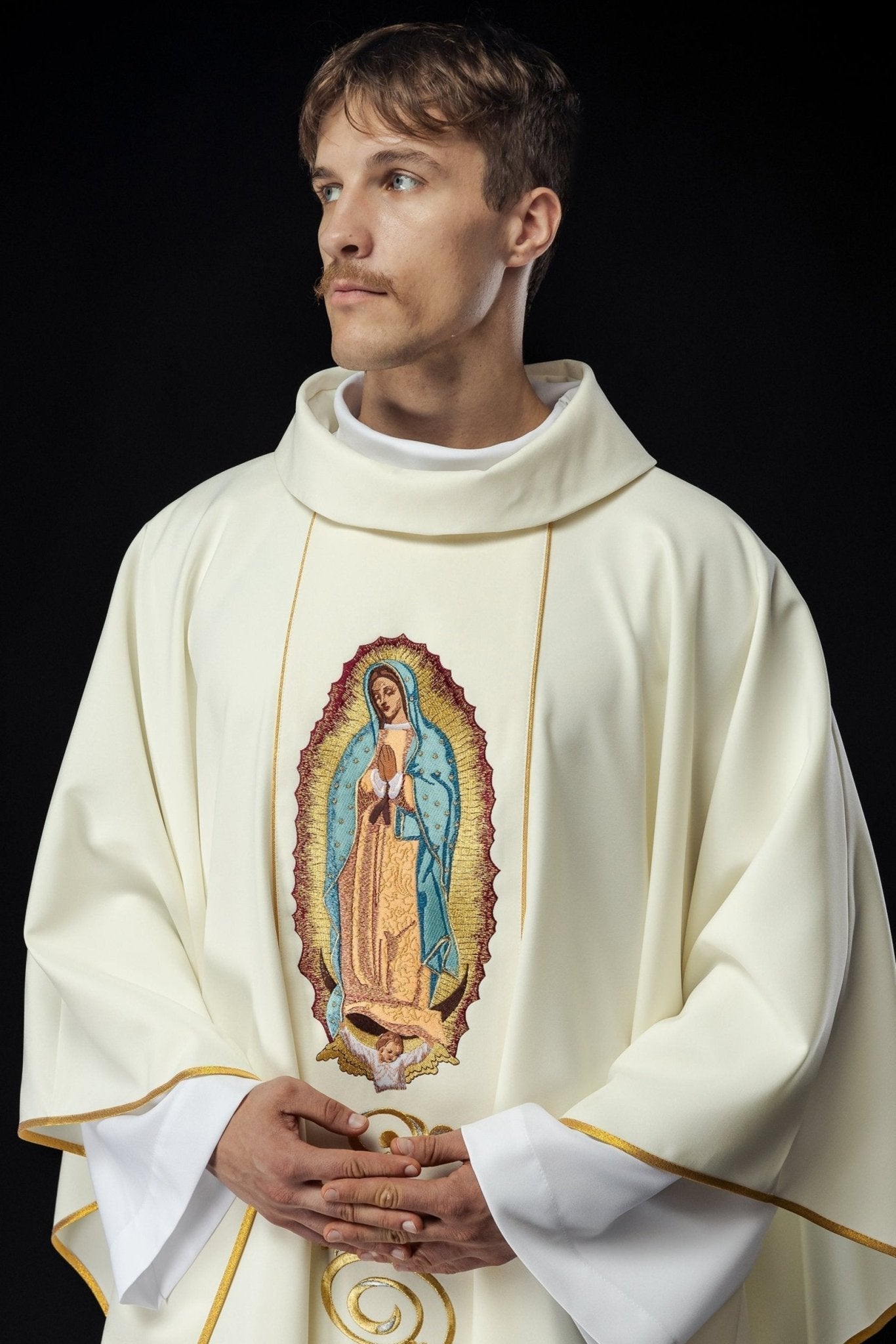 Ivory chasuble with the image of Our Lady of Guadalupe KOW2/015/05/01 - HAFTINAUSA.COM