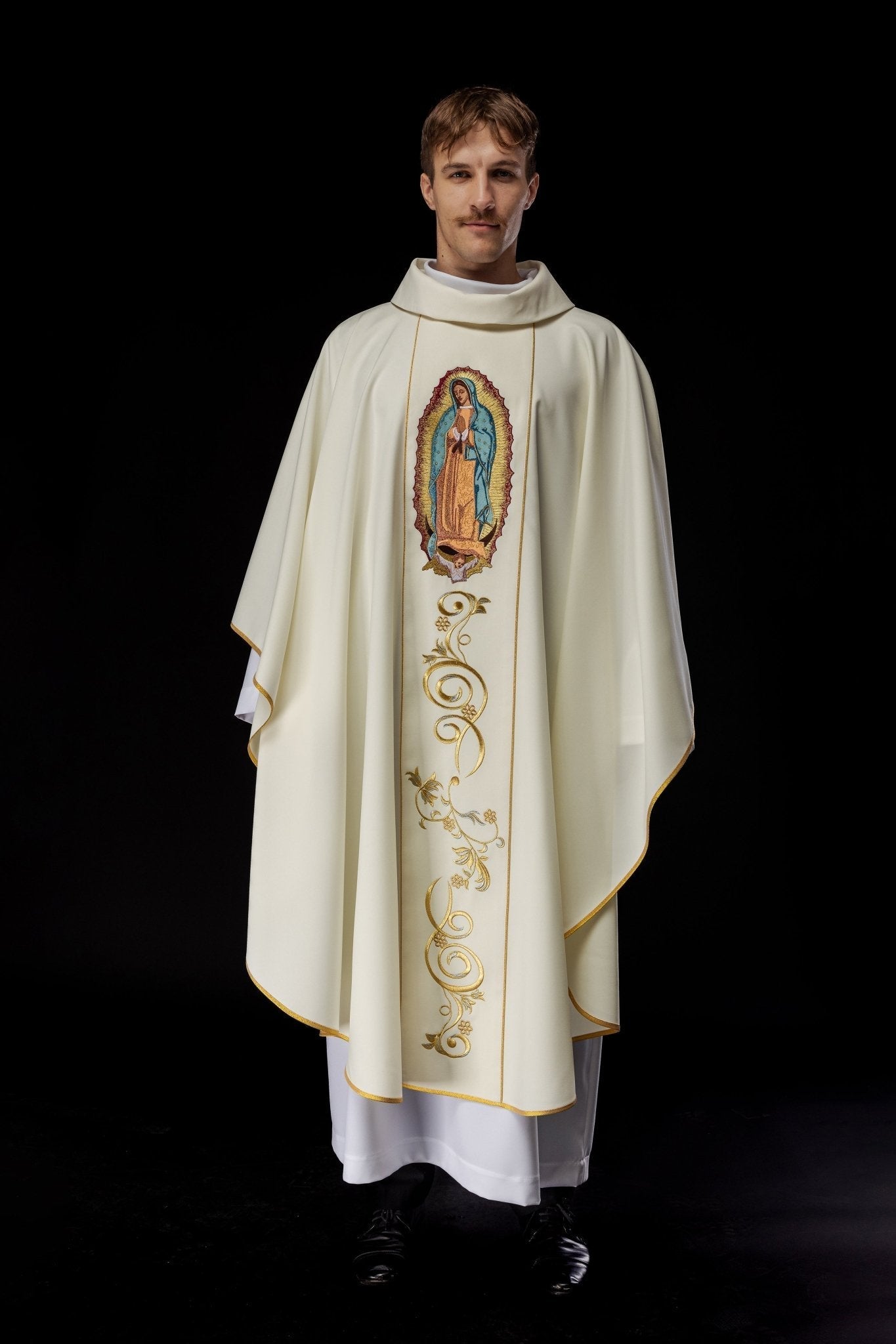 Ivory chasuble with the image of Our Lady of Guadalupe KOW2/015/05/01 - HAFTINAUSA.COM