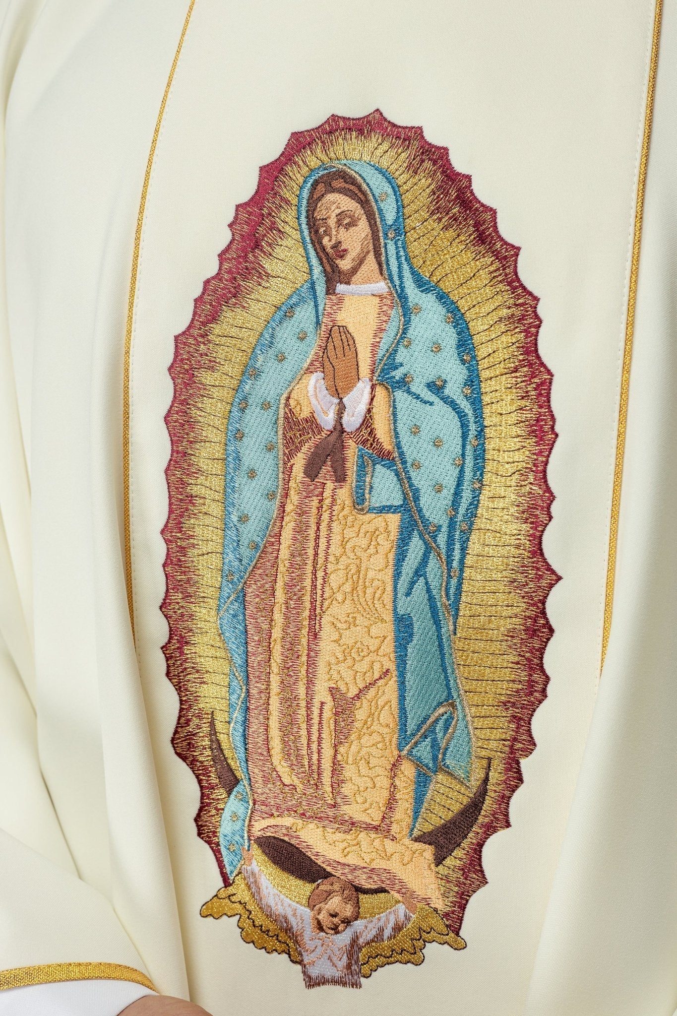 Ivory chasuble with the image of Our Lady of Guadalupe KOW2/015/05/01 - HAFTINAUSA.COM