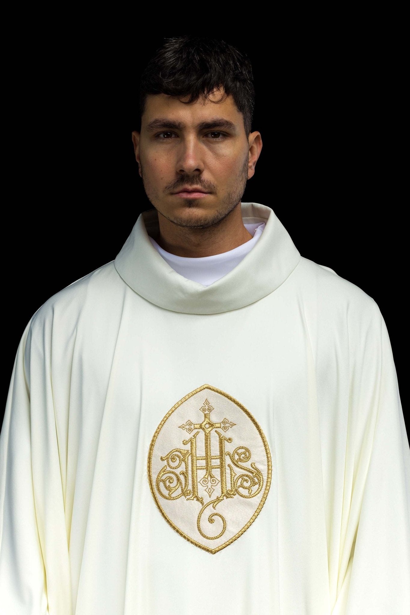 Lightweight ivory chasuble with IHS made from SACROLITE KOR/388/05/78 - CHASUBLES.COM
