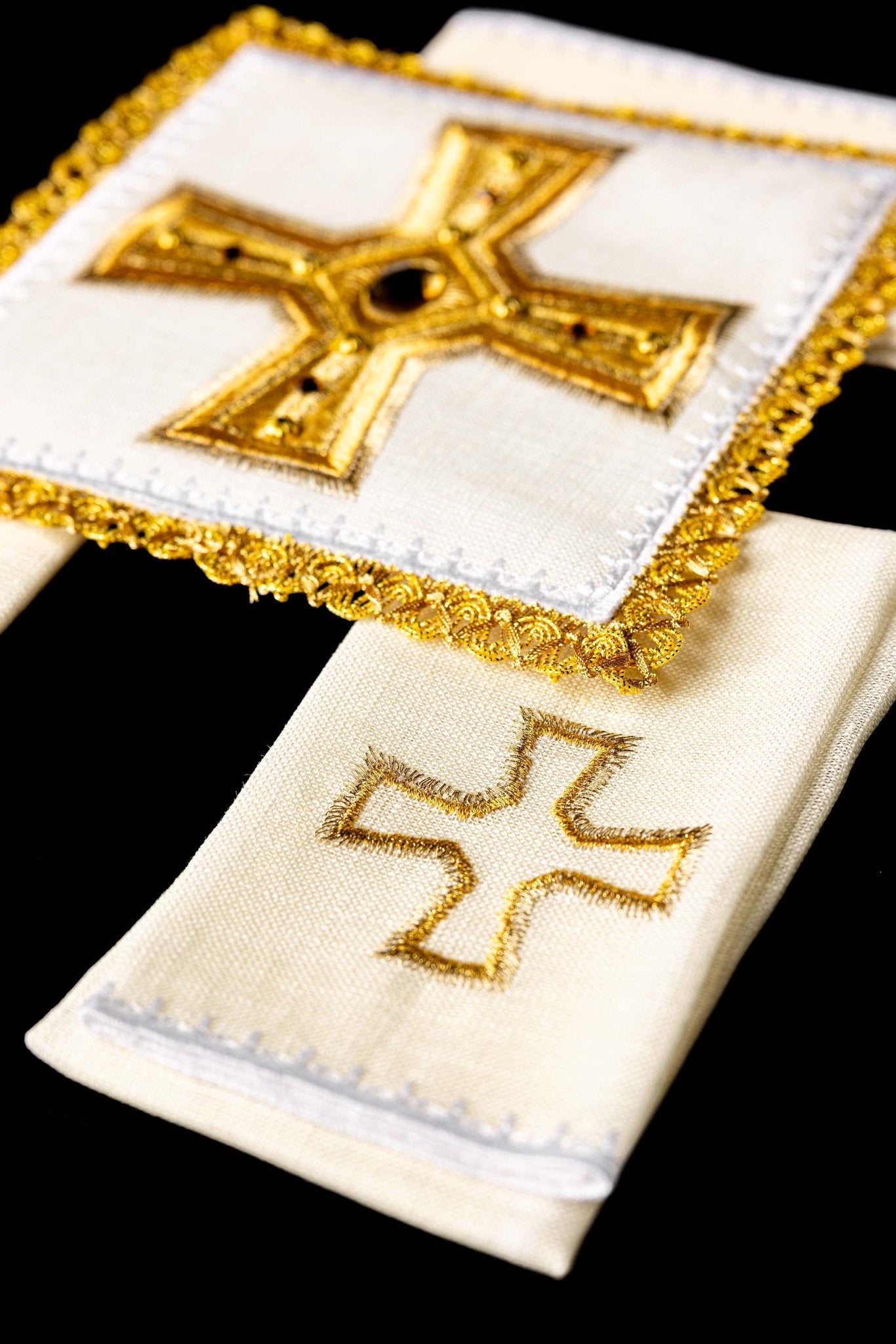 Linen Chalice Linens Richly Embroidered with Stones LE/5003 - CHASUBLES.COM