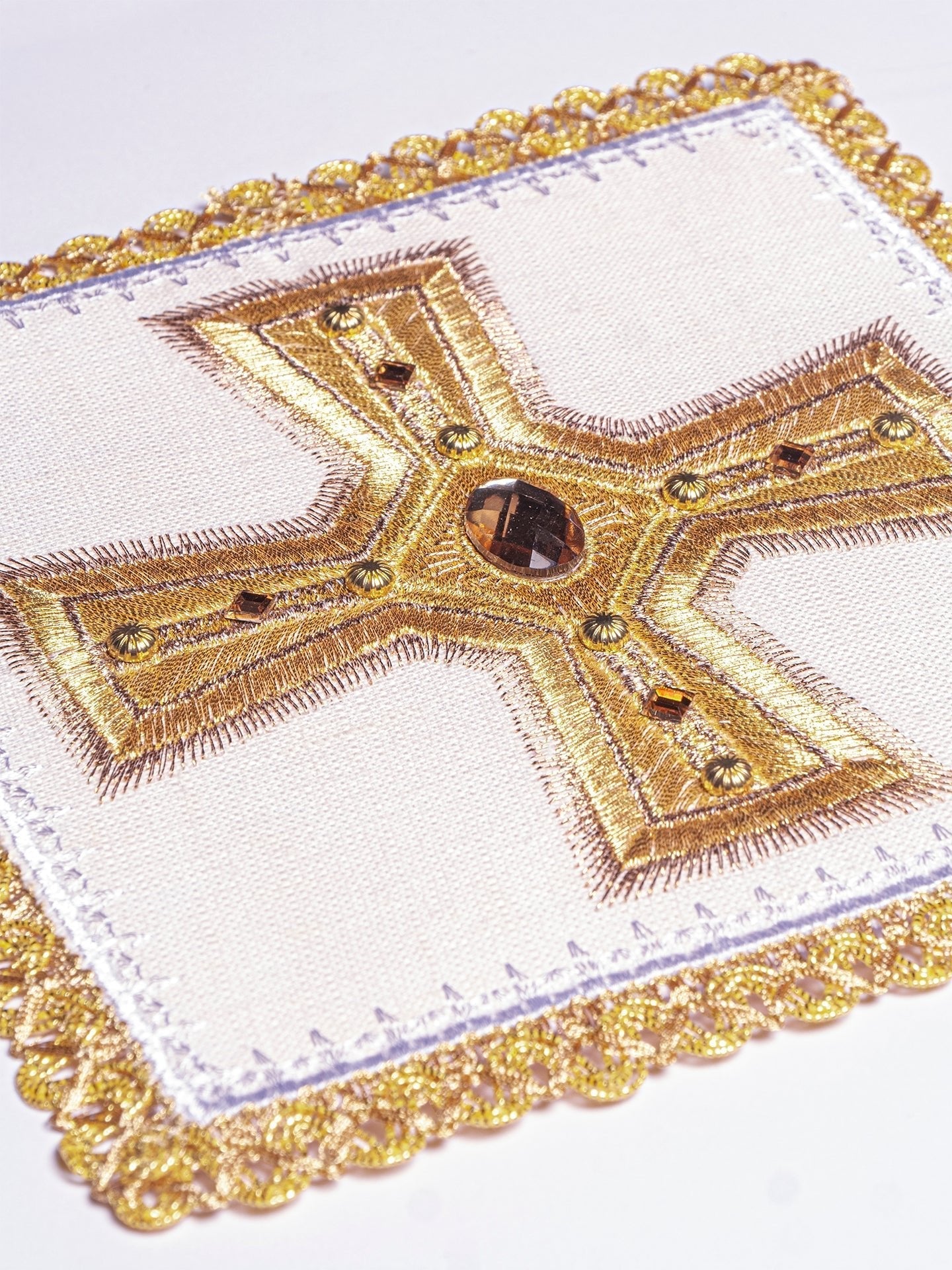 Linen Chalice Linens Richly Embroidered with Stones LE/5003 - HAFTINAUSA.COM
