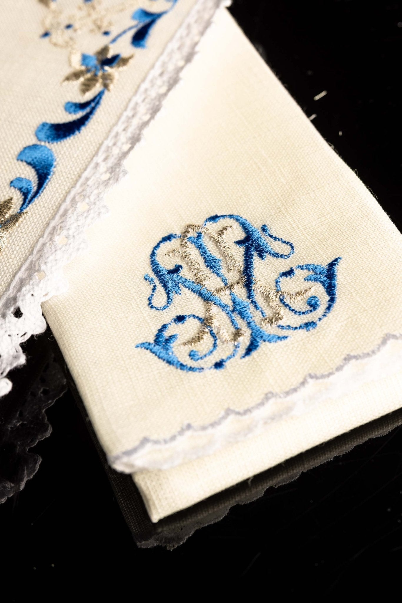Linen Chalice Linens with Gold Mary Embroidery KKL/092 - CHASUBLES.COM