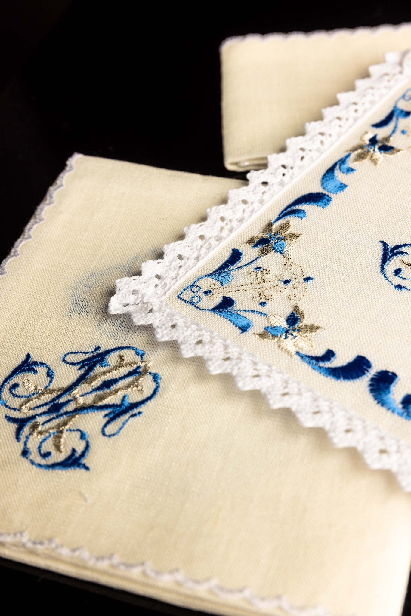 Linen Chalice Linens with Gold Mary Embroidery KKL/092 - CHASUBLES.COM
