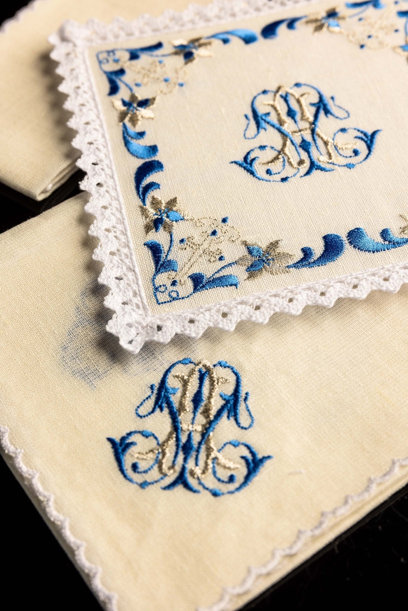 Linen Chalice Linens with Gold Mary Embroidery KKL/092 - CHASUBLES.COM