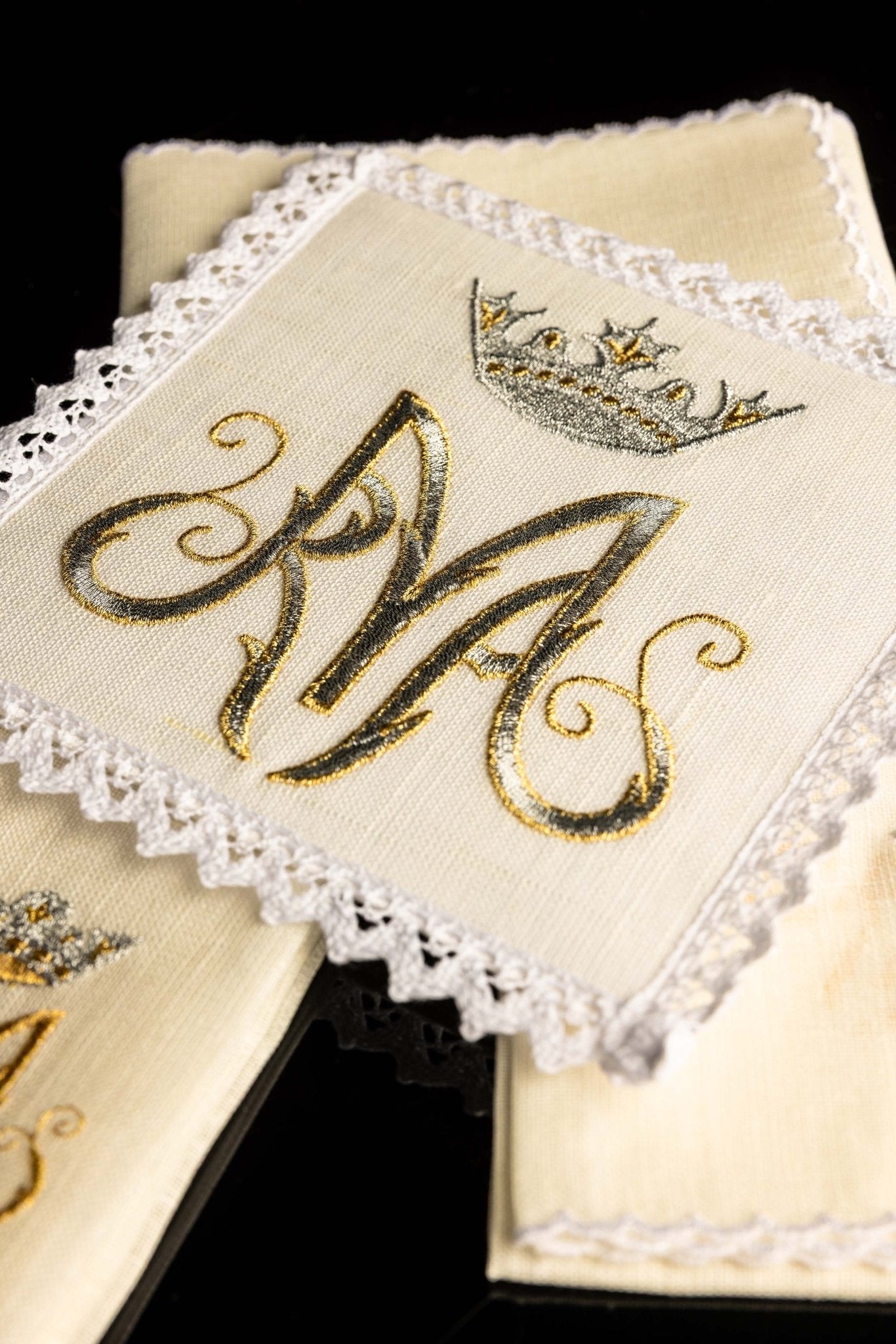 Linen Chalice Linens with Mary Motif KKL/003/C2 - CHASUBLES.COM