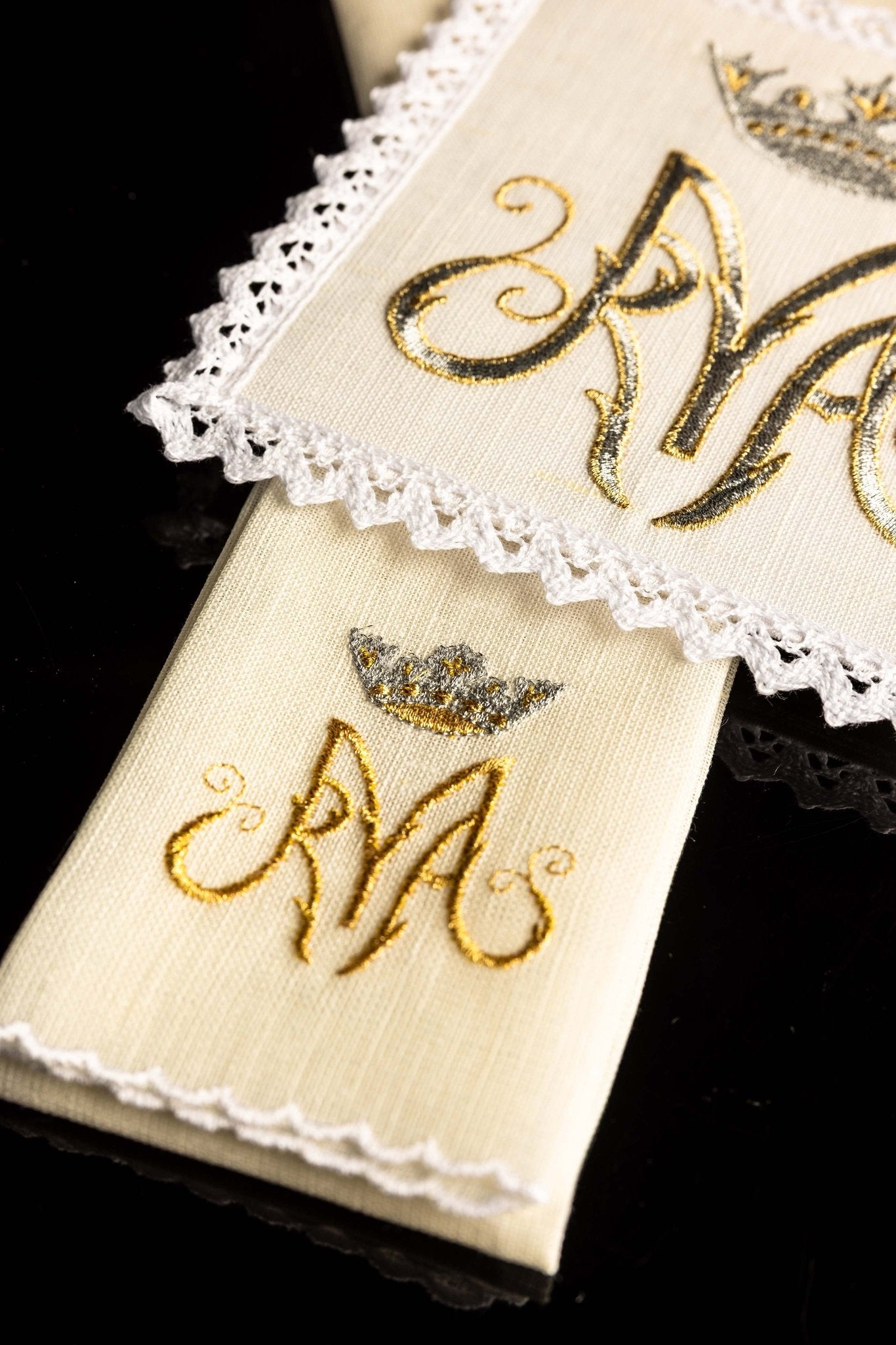Linen Chalice Linens with Mary Motif KKL/003/C2 - CHASUBLES.COM