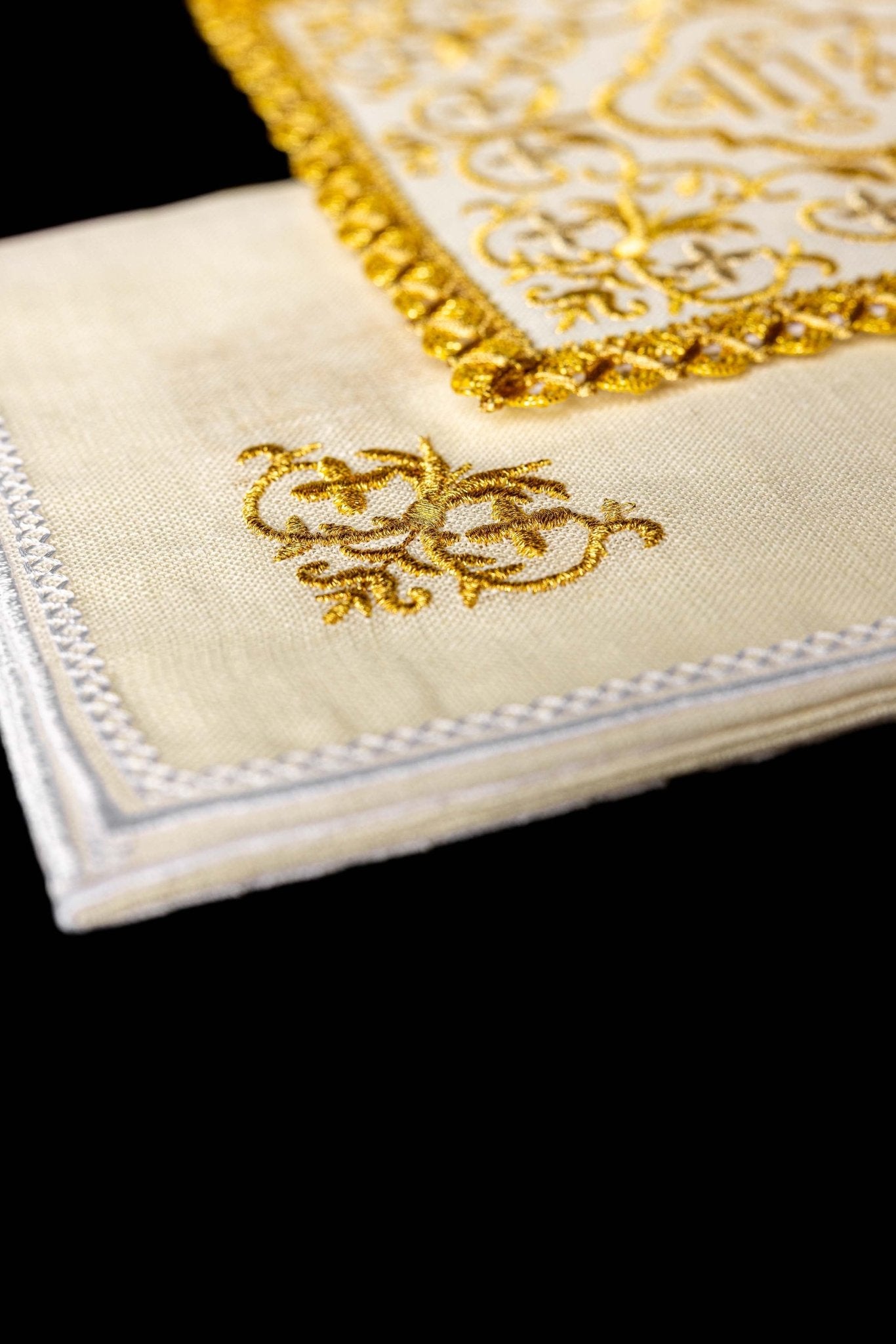 Linen Holy Family Chalice Linens S-5011 - CHASUBLES.COM