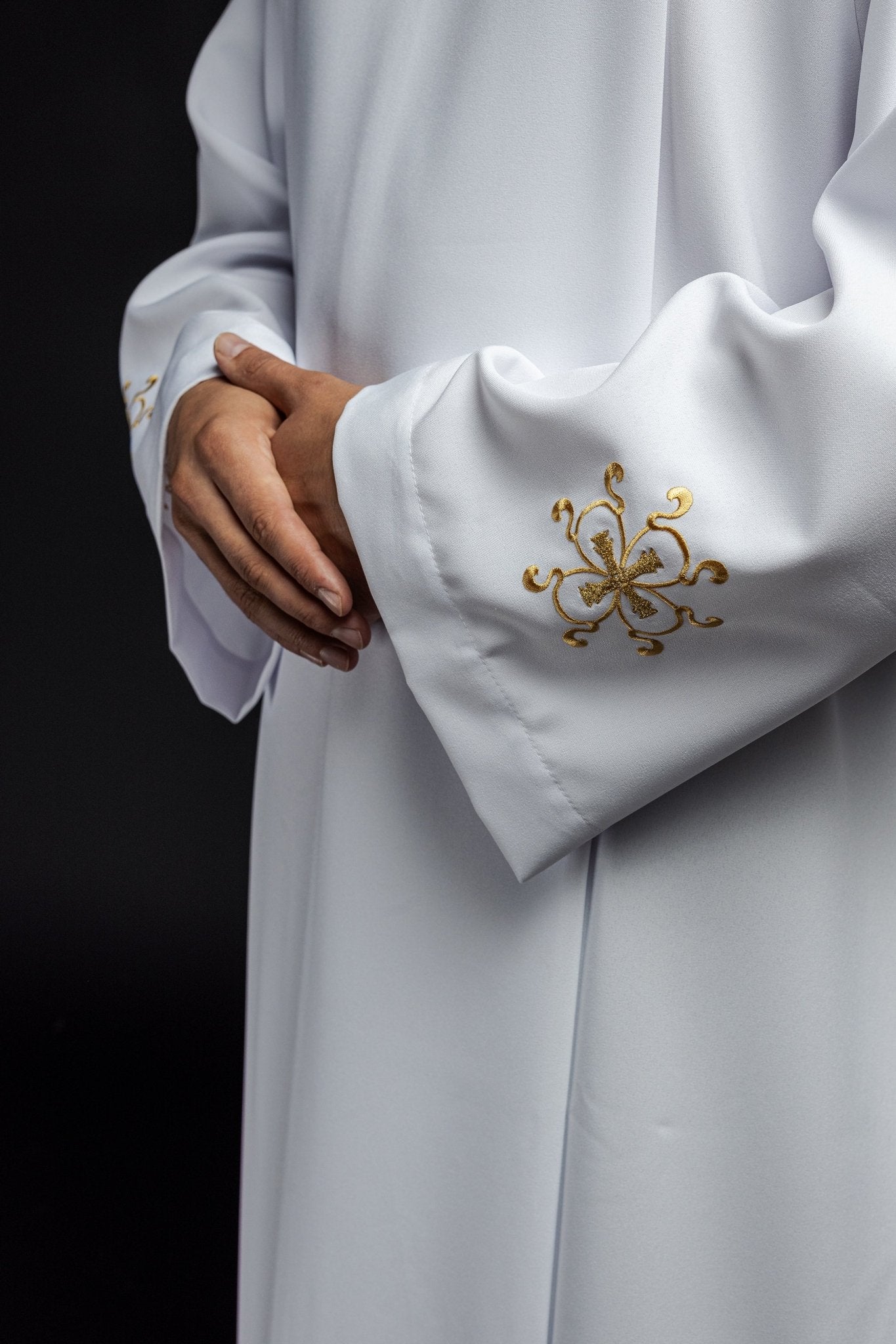 Liturgical alb with turtleneck decorated with embroidery white S - 6053 - 04 135cm/164cm - HAFTINAUSA.COM