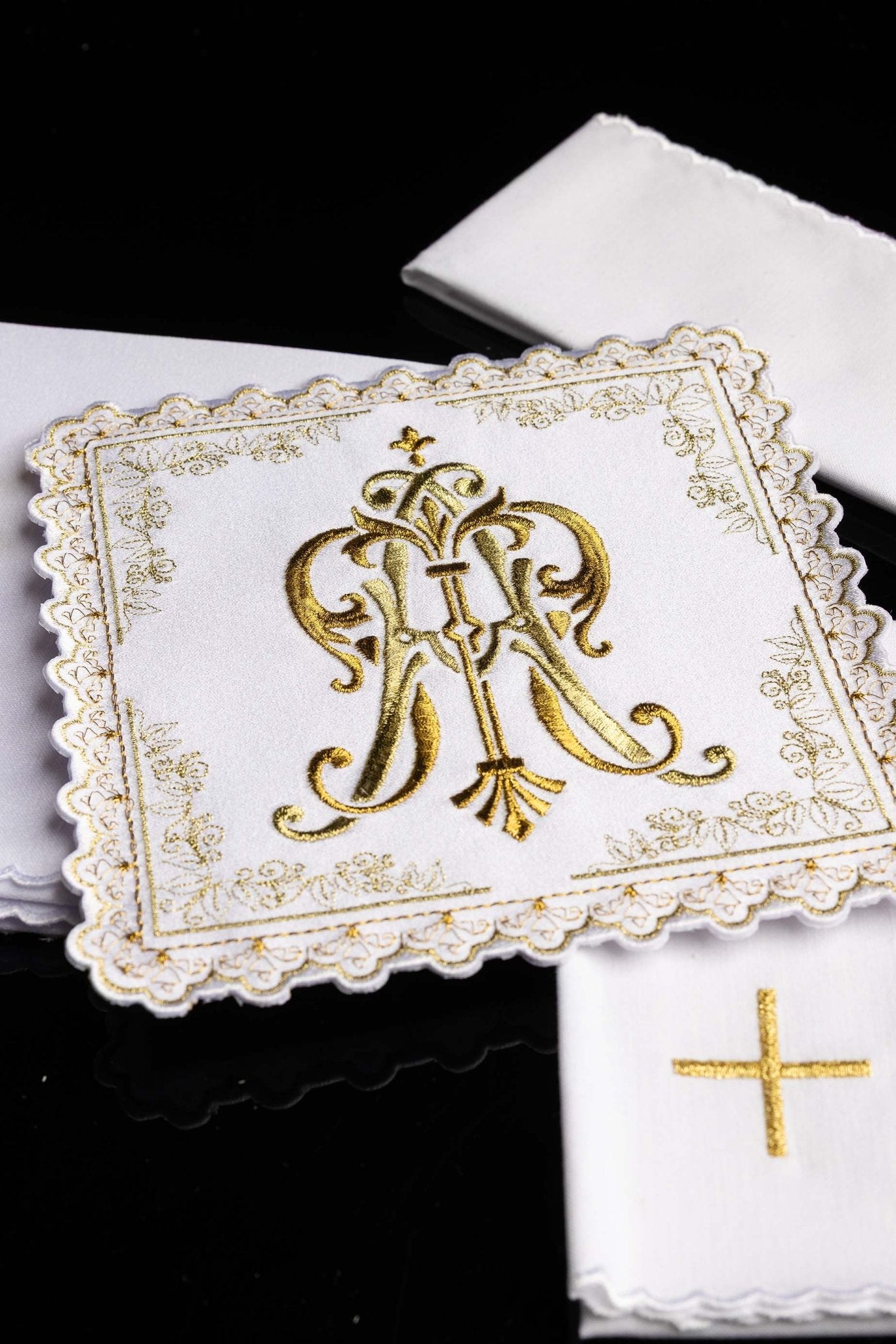 Liturgical chalice set with gold embroidered Marian motif S-5564 - CHASUBLES.COM