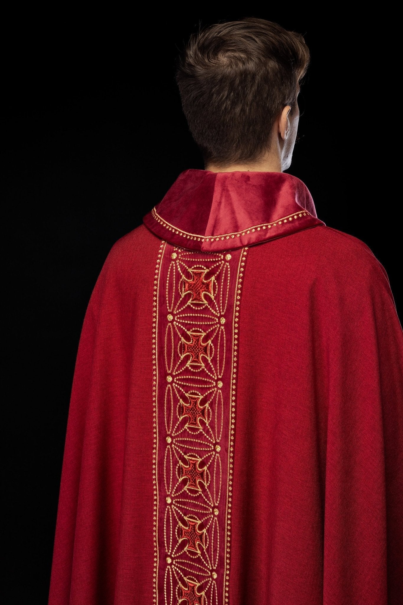 Liturgical chasuble with richly decorated belt with crosses in red color S - 7071 - 02 - 70 - HAFTINAUSA.COM