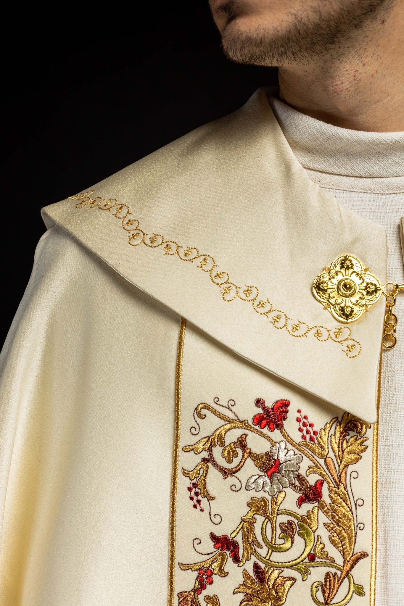 Liturgical cope with gold IHS motif KKP/004/05/20 145cm - HAFTINAUSA.COM
