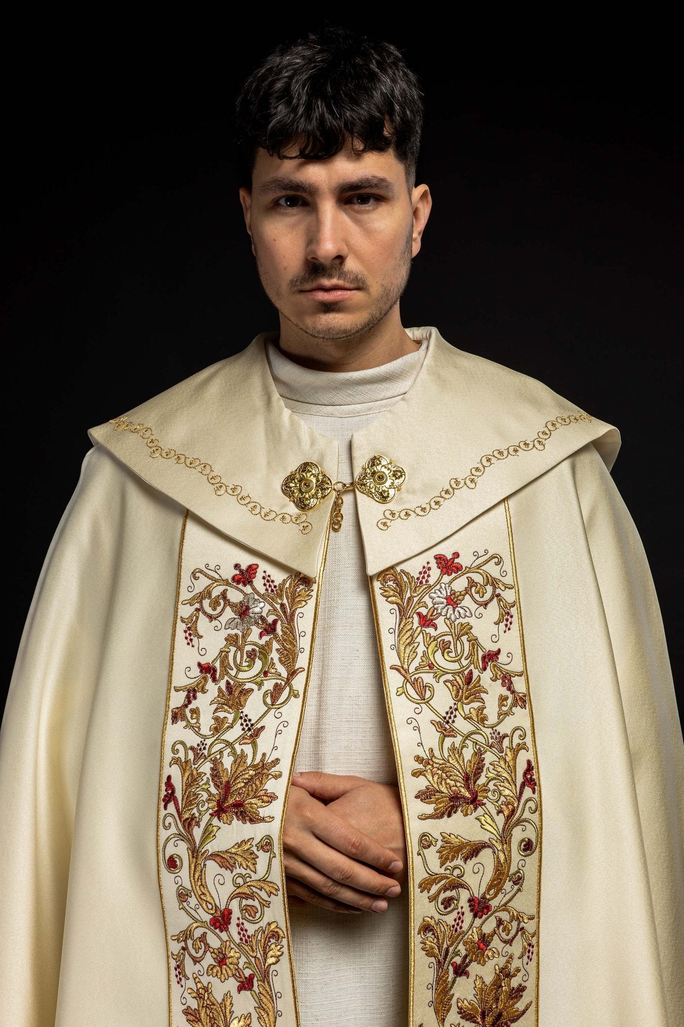Liturgical cope with gold IHS motif KKP/004/05/20 145cm - HAFTINAUSA.COM
