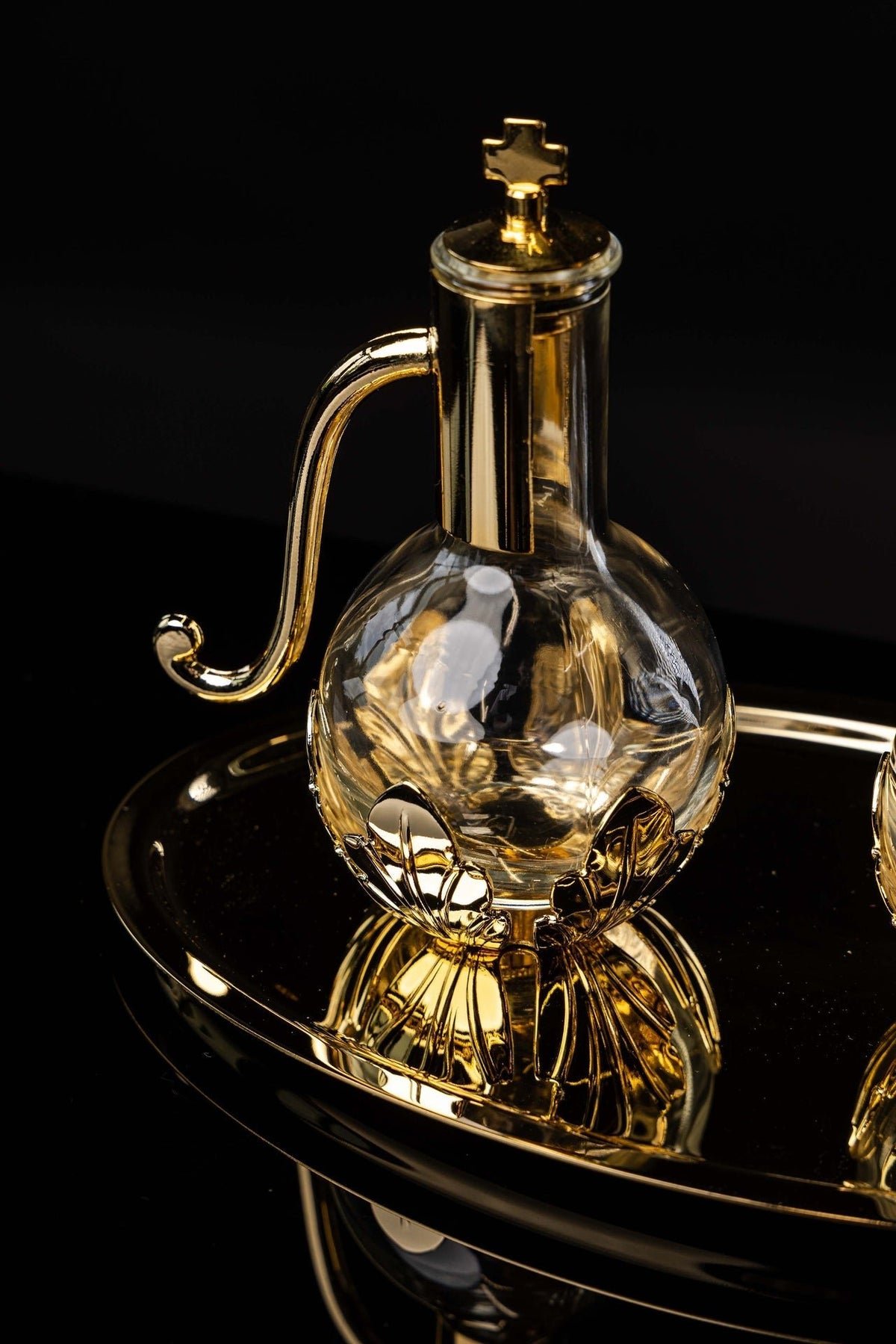 Liturgical Cruets for Wine and Water with Gold-Plated Brass Tray DM/AM/003/Z - CHASUBLES.COM