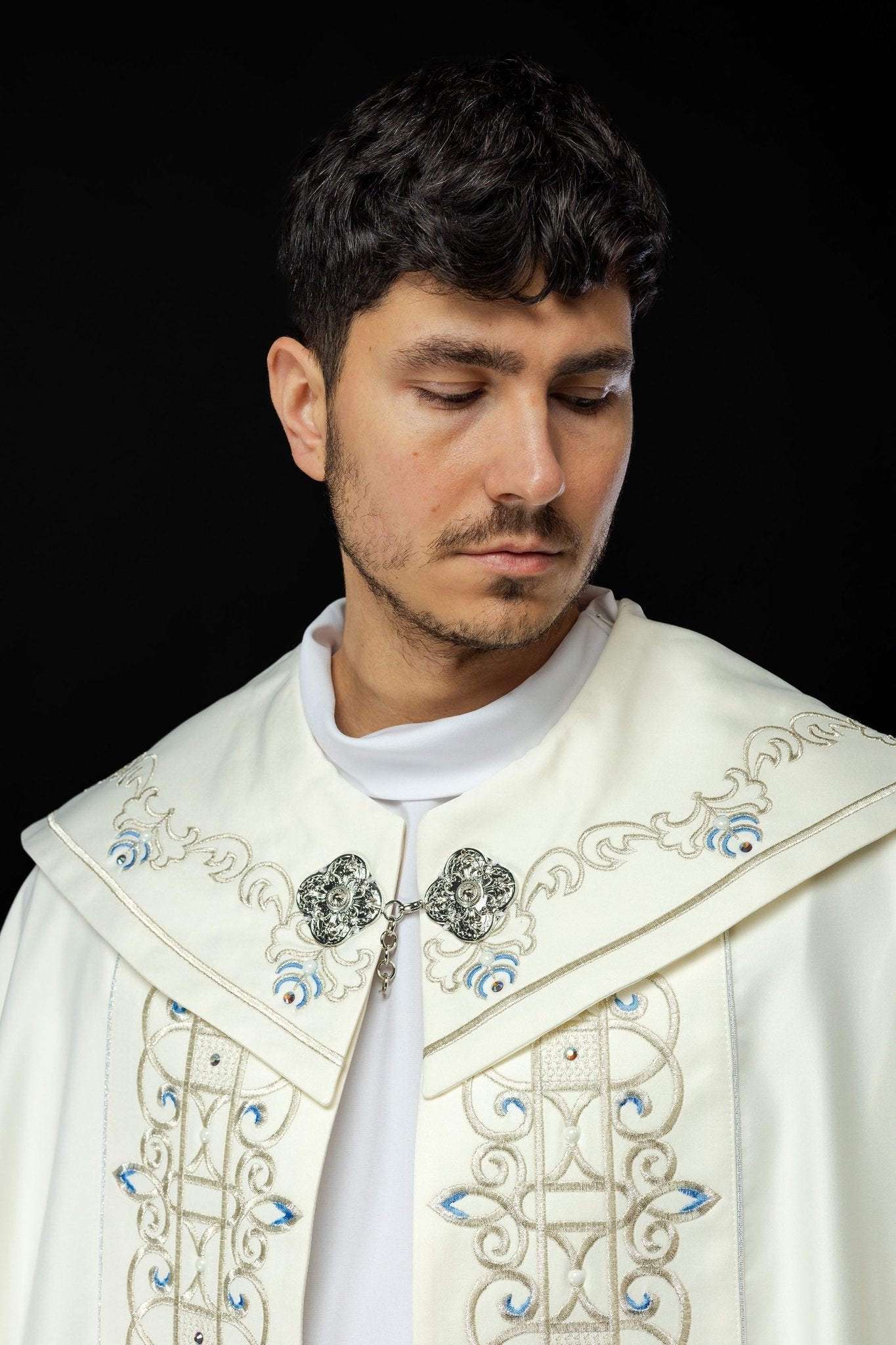 Liturgical Veil Embroidered with Mary Motif Ecru LE/3001/05 150cm - HAFTINAUSA.COM