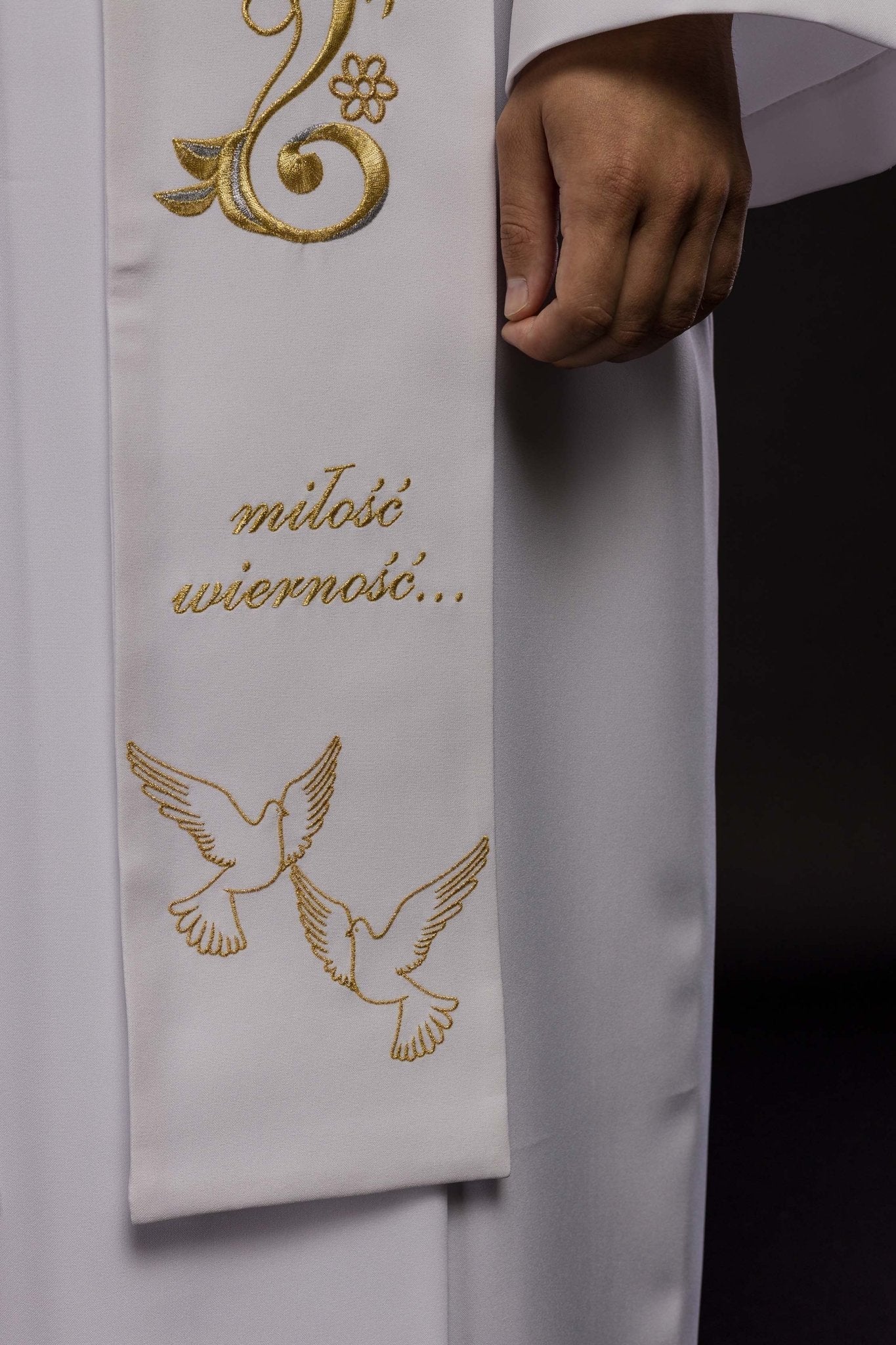 Long embroidered Wedding stole in white KST/412/04/01 BIAŁY - HAFTINAUSA.COM