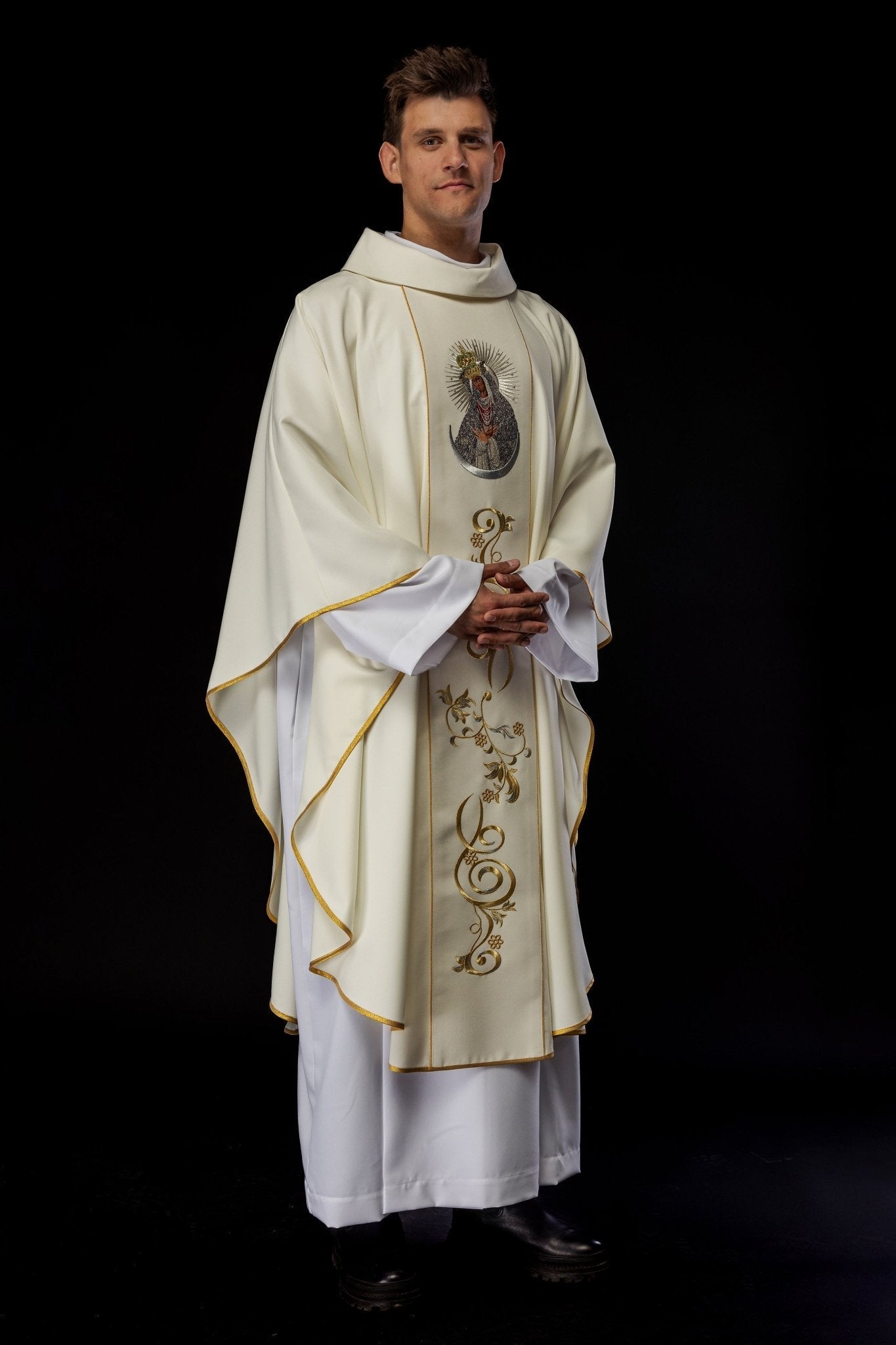 Marian chasuble with the image of Our Lady of Dawn KOW2/009/05/01 - HAFTINAUSA.COM