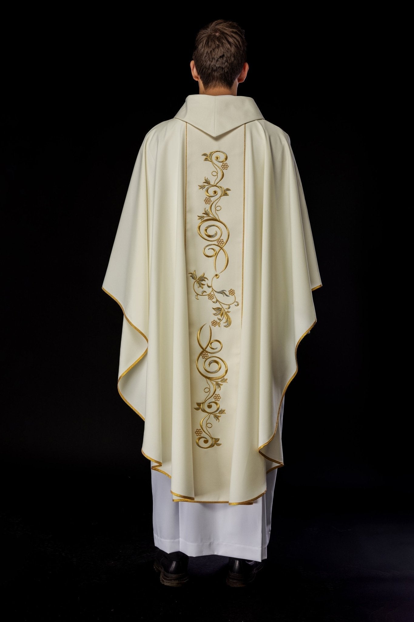 Marian chasuble with the image of Our Lady of Dawn KOW2/009/05/01 - HAFTINAUSA.COM