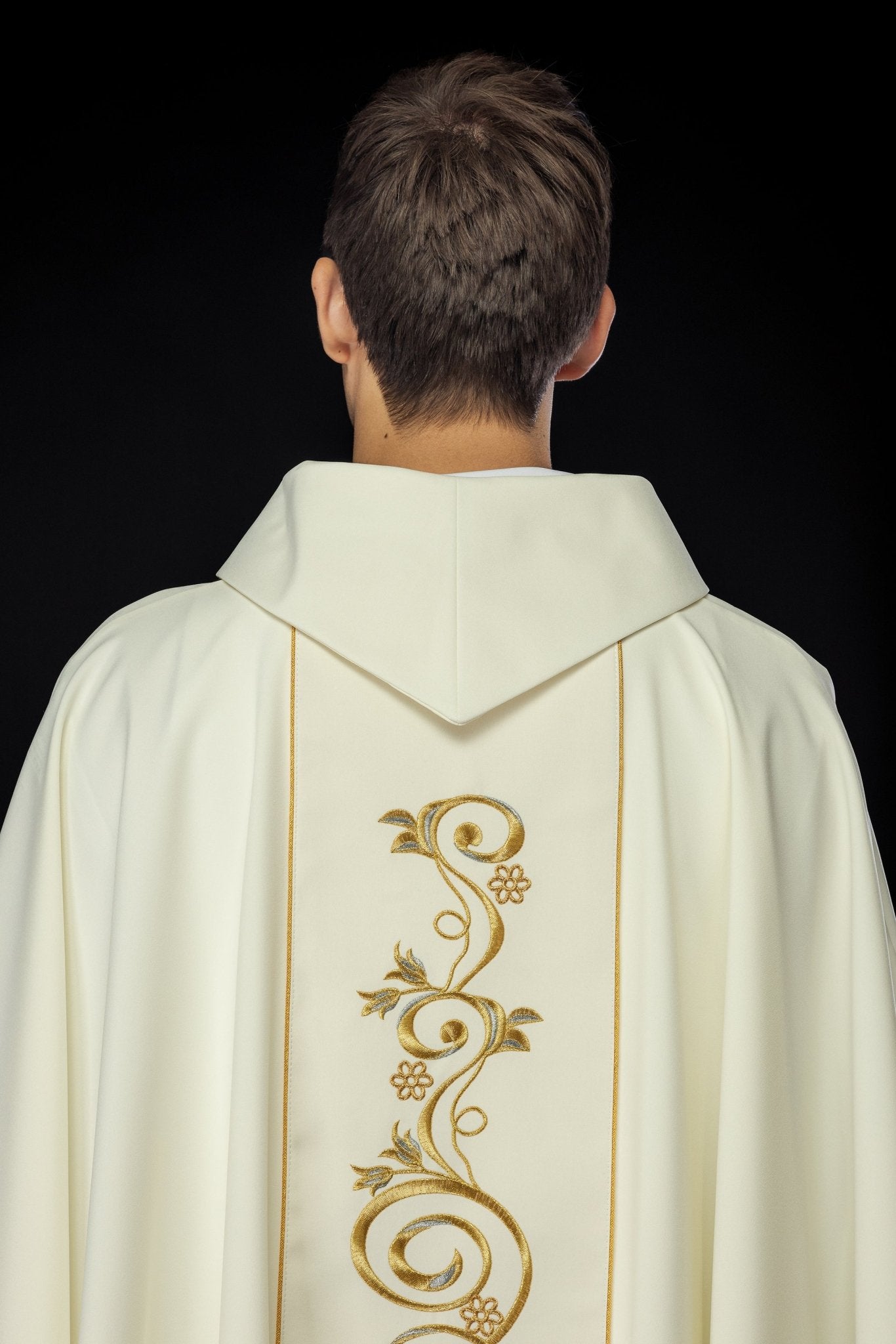 Marian chasuble with the image of Our Lady of Dawn KOW2/009/05/01 - HAFTINAUSA.COM