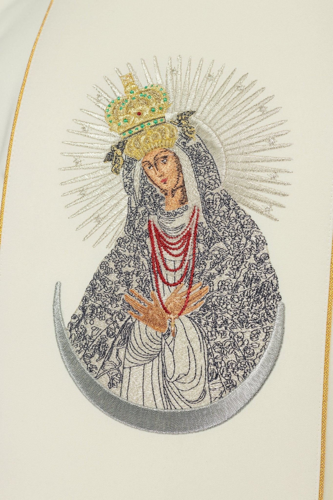 Marian chasuble with the image of Our Lady of Dawn KOW2/009/05/01 - HAFTINAUSA.COM