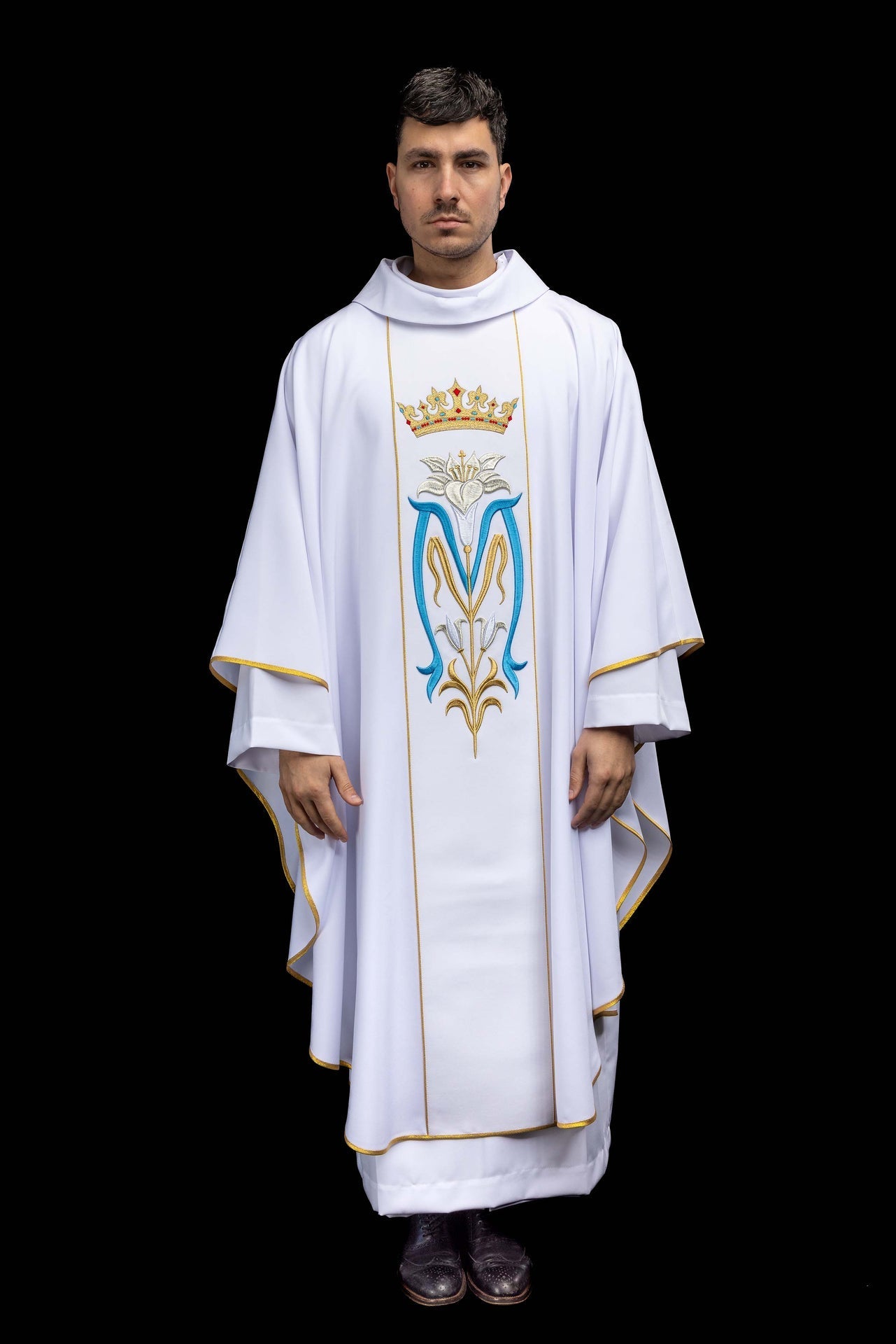 Marian embroidered liturgical chasuble with a crown in white KOR/058/04/01 - CHASUBLES.COM