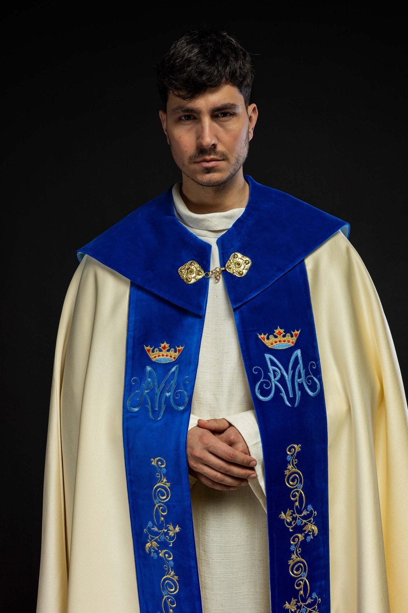 Marian liturgical cope made of ecru texture and blue velvet KKP/127/05/20/PA ECRU SAT. POMPON 145cm - HAFTINAUSA.COM