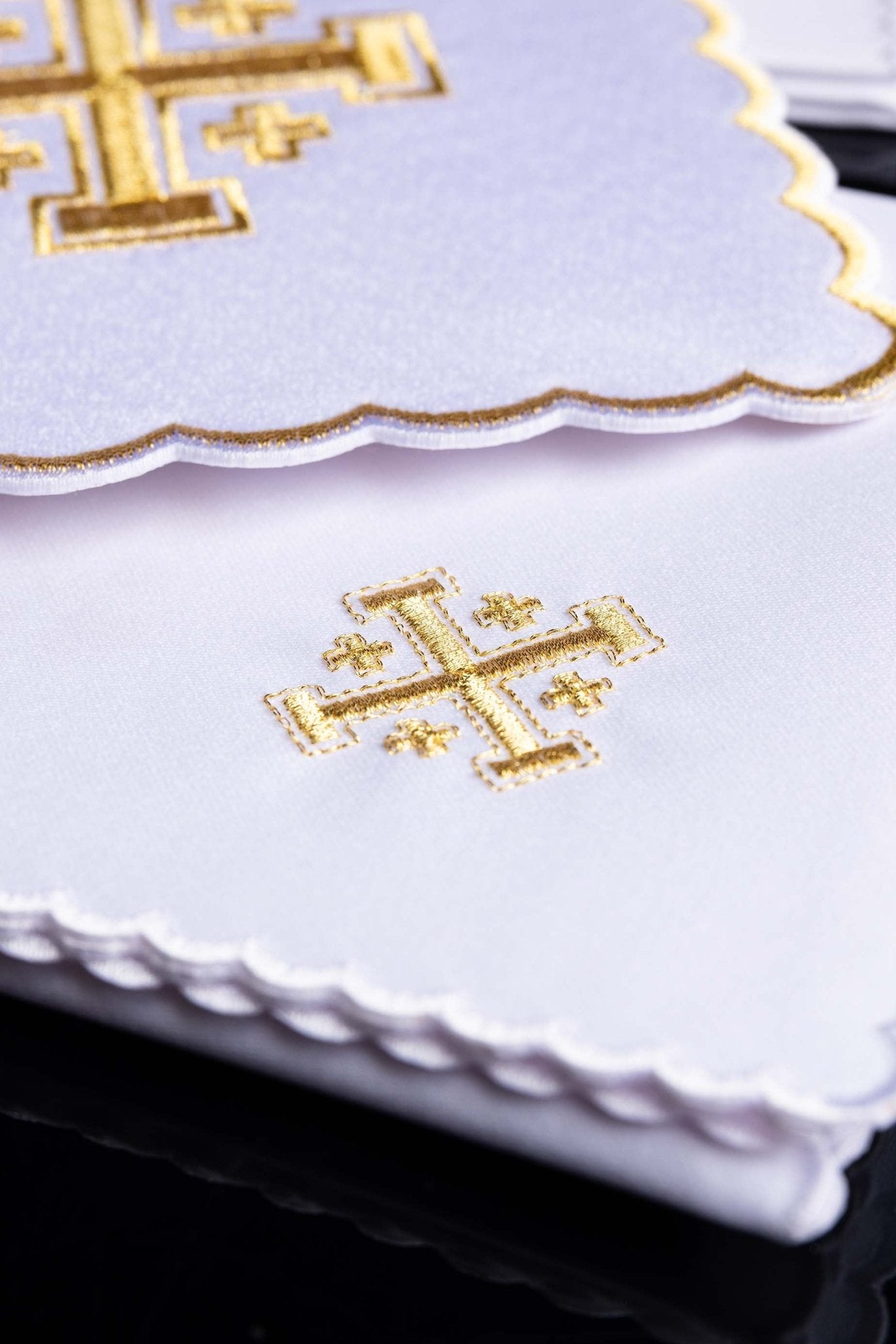 Mass linens with gold Jerusalem Cross embroidery KK/030/04 - CHASUBLES.COM