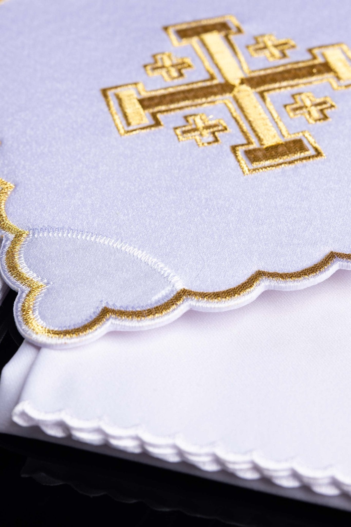Mass linens with gold Jerusalem Cross embroidery KK/030/04 - CHASUBLES.COM