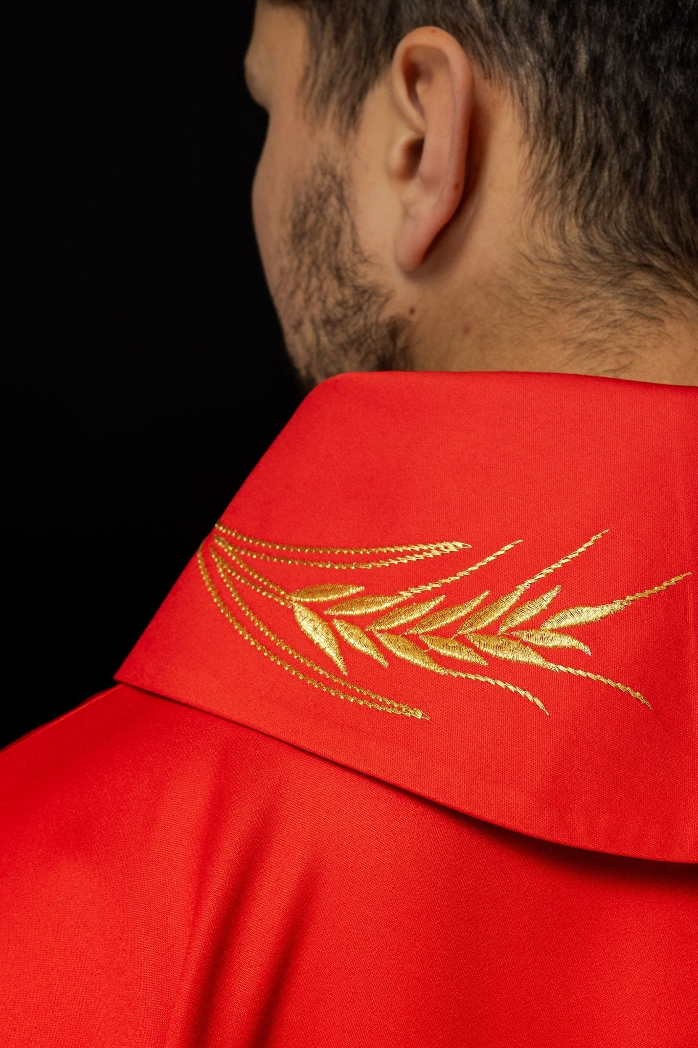 Monastic chasuble in red with embroidered collar and wheat symbol S - 7054 - 02 - 53 - HAFTINAUSA.COM
