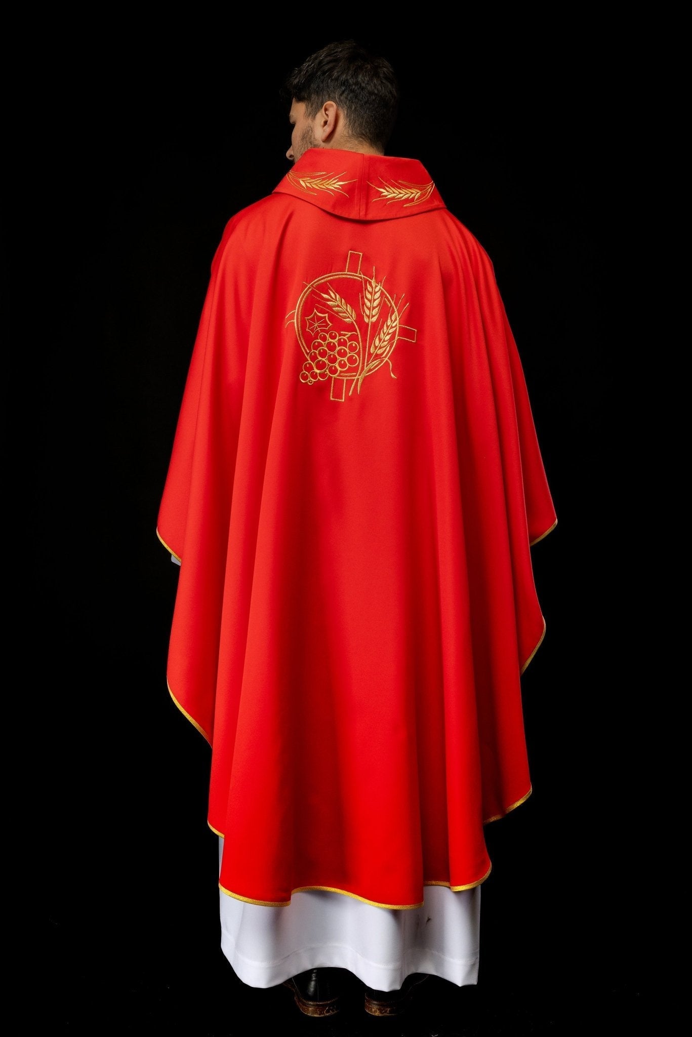 Monastic chasuble in red with embroidered collar and wheat symbol S - 7054 - 02 - 53 - HAFTINAUSA.COM