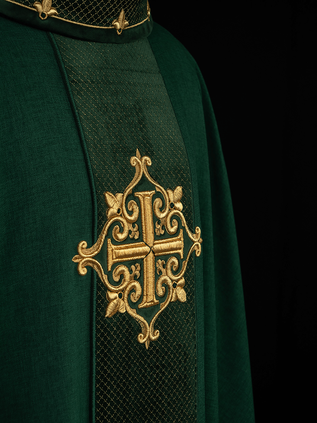 Chasuble embroidered with Green Cross - CHASUBLES.COM