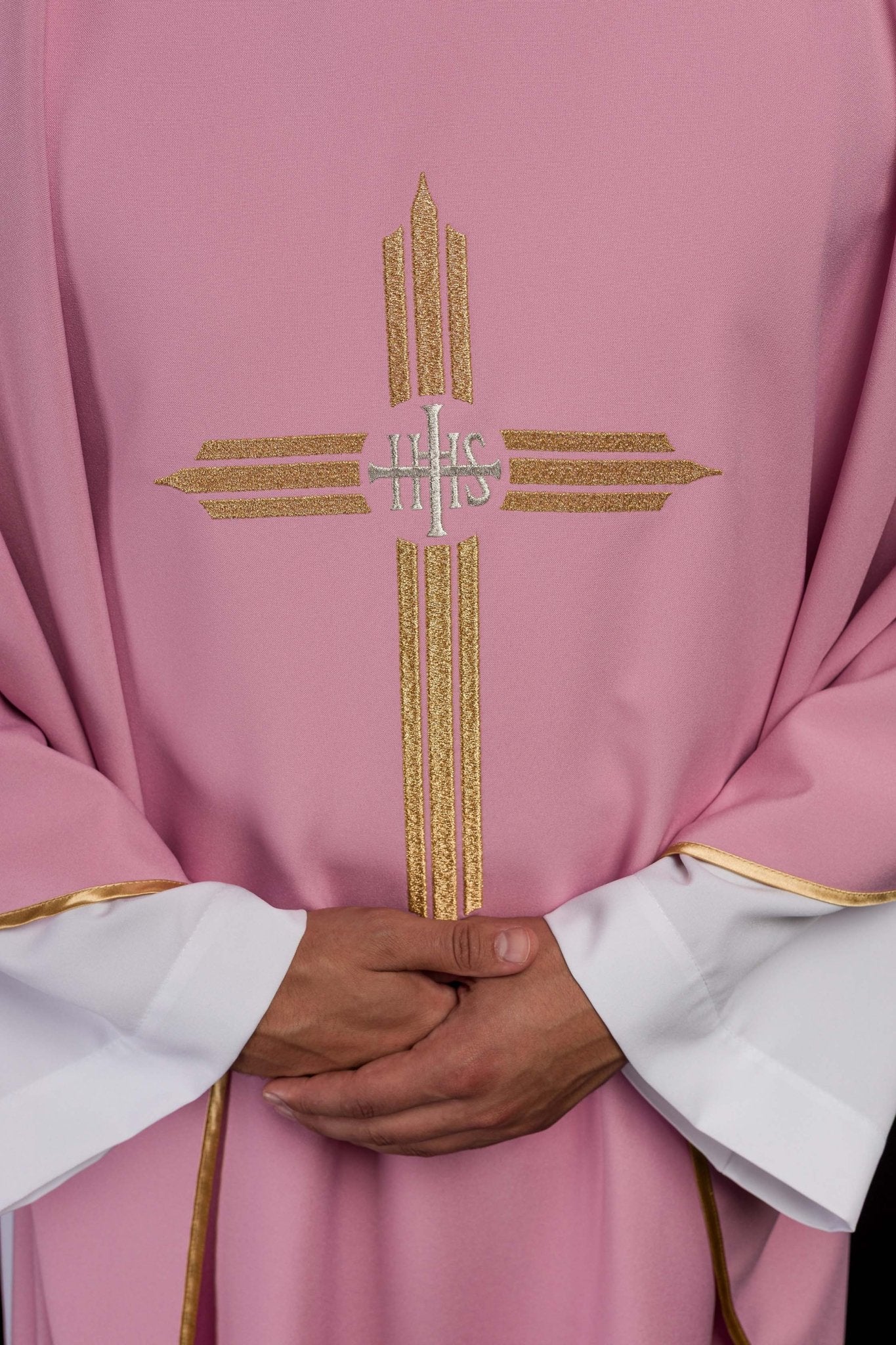 Pink chasuble embroidered with the symbol of Cross IHS KOR/017/08/12 RÓŻ - CHASUBLES.COM