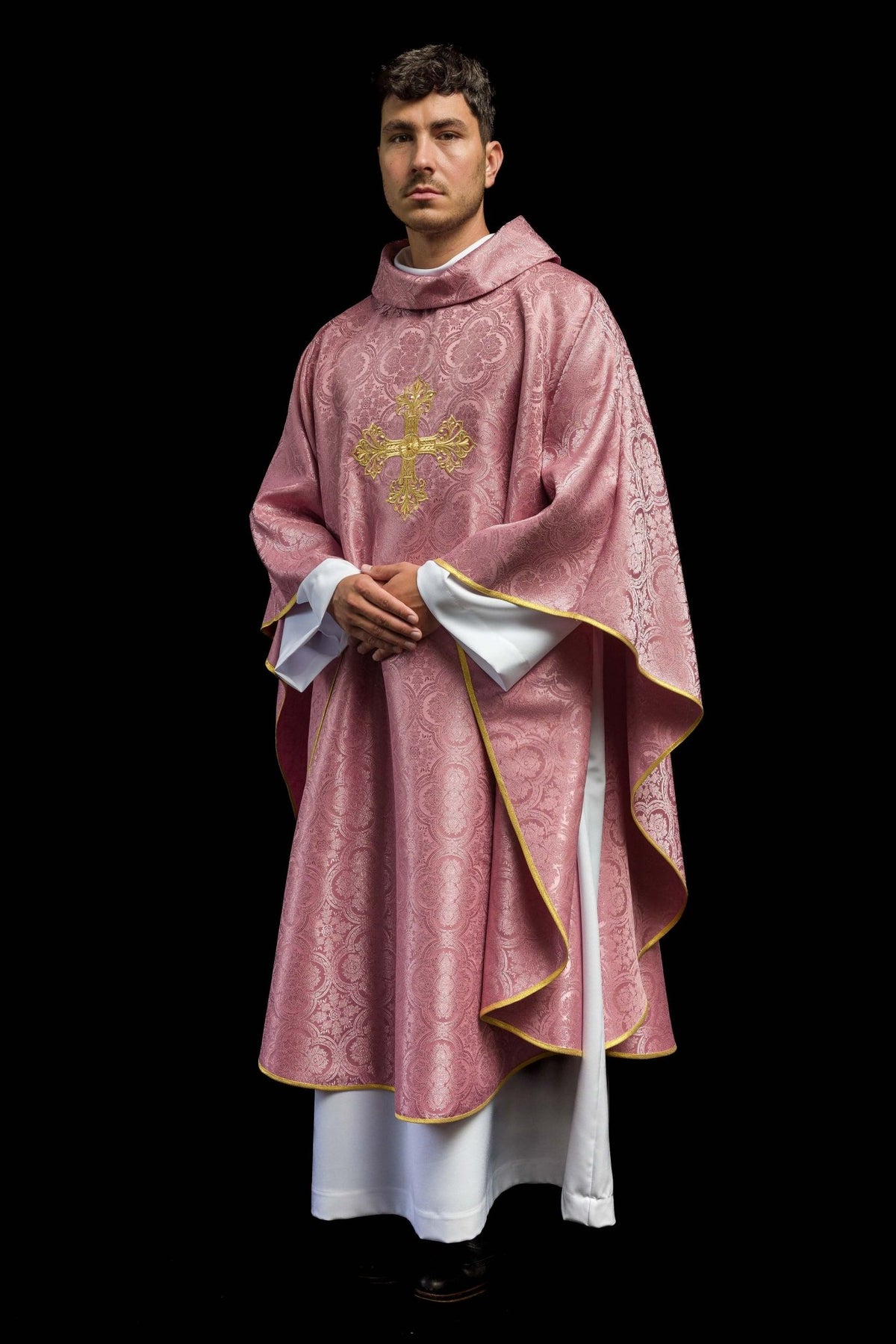 Pink chasuble with a cross made of patterned fabric KOR/403/08/11 - CHASUBLES.COM