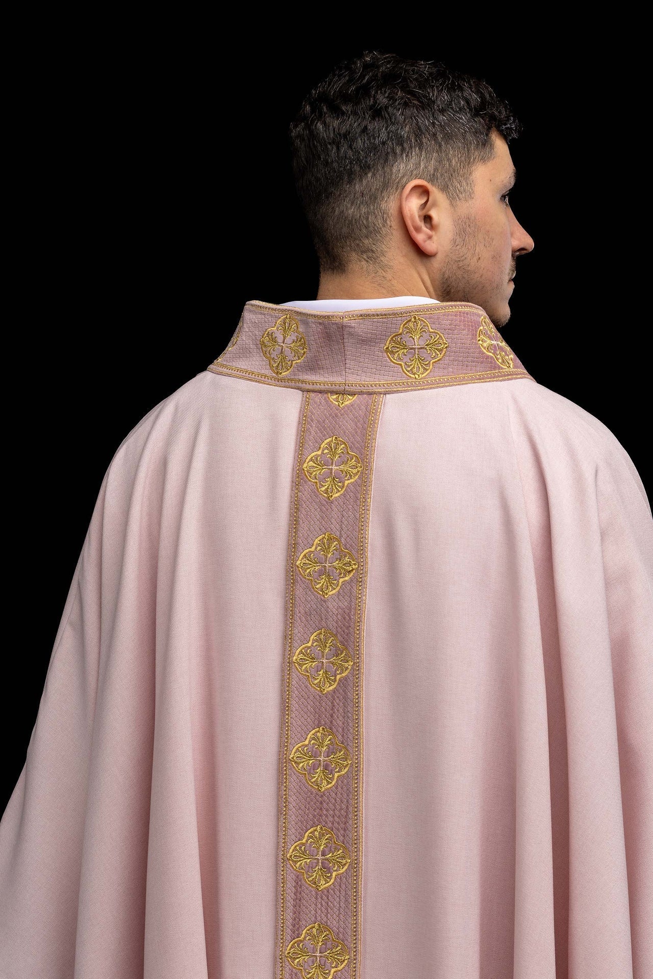Pink chasuble with an embroidered panel and a cross - patterned collar S-7069-08-70 - CHASUBLES.COM