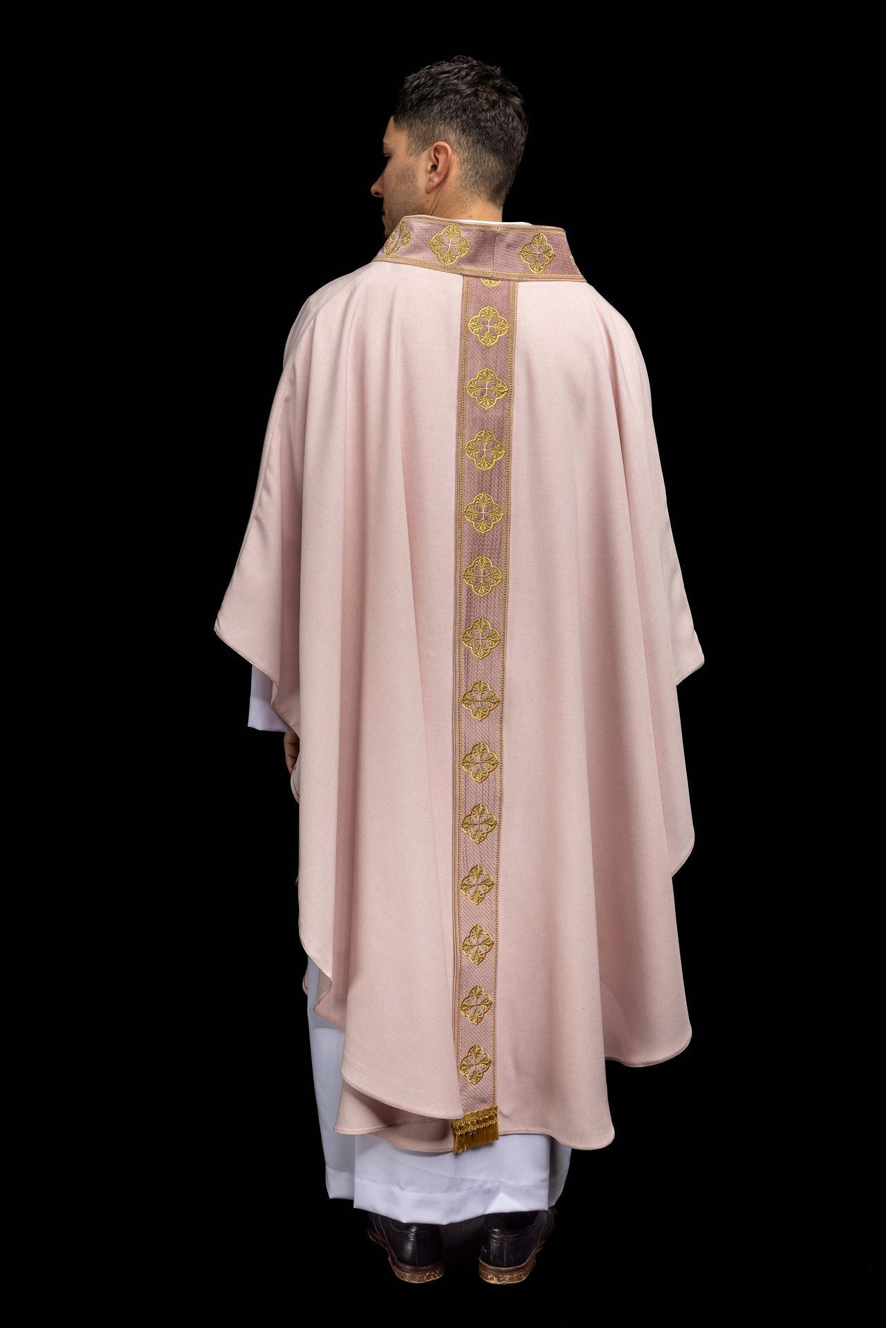 Pink chasuble with an embroidered panel and a cross - patterned collar S-7069-08-70 - CHASUBLES.COM