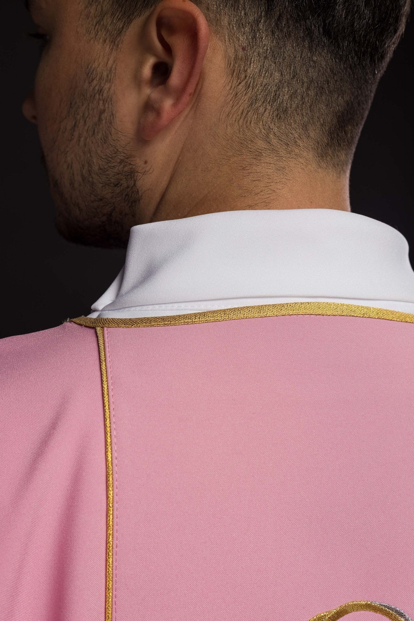 Pink dalmatic with embroidered IHS band KDL/031/08/01/A RÓŻWY DALMATYK - HAFTINAUSA.COM