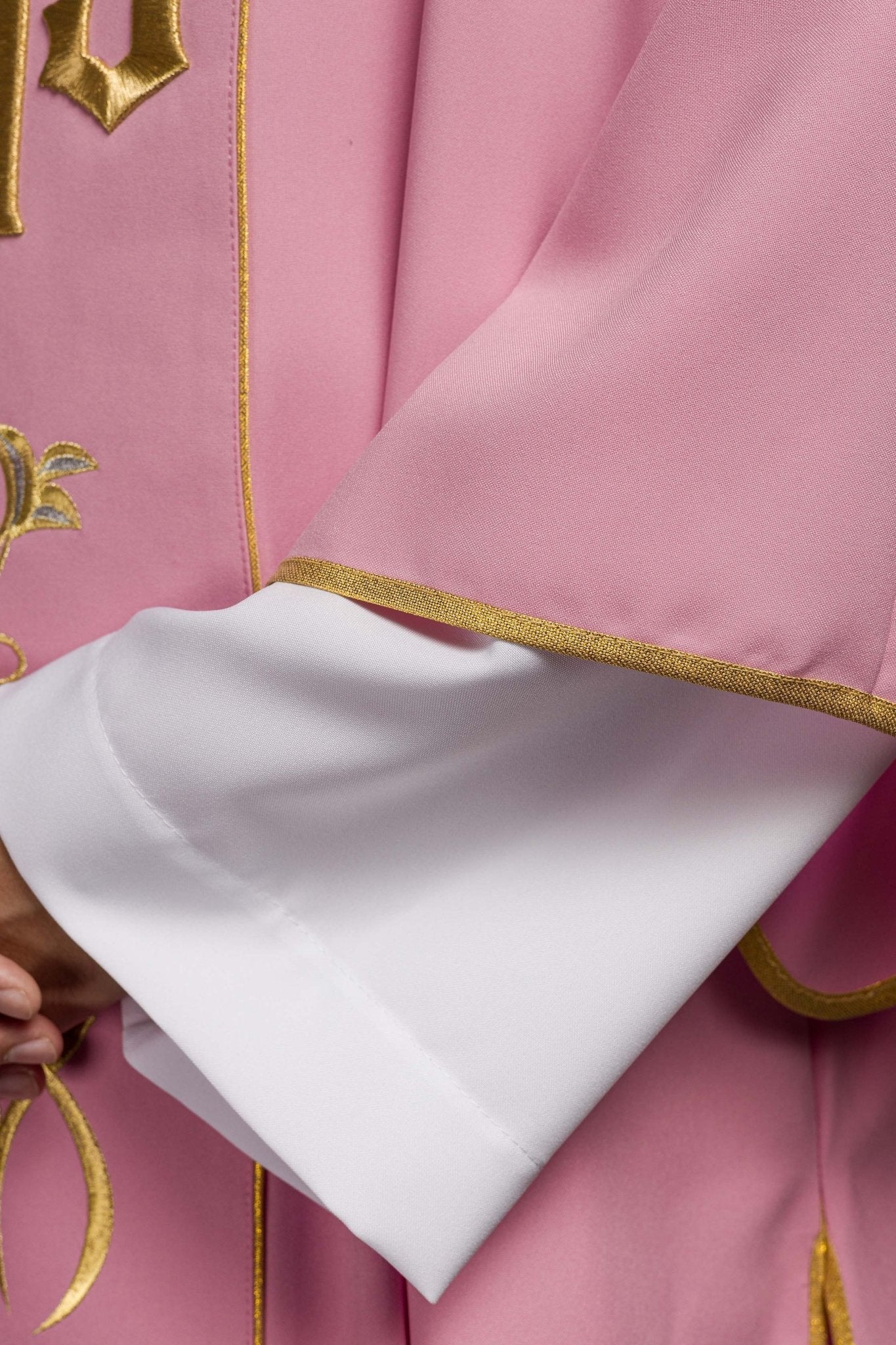 Pink dalmatic with embroidered IHS band KDL/031/08/01/A RÓŻWY DALMATYK - HAFTINAUSA.COM