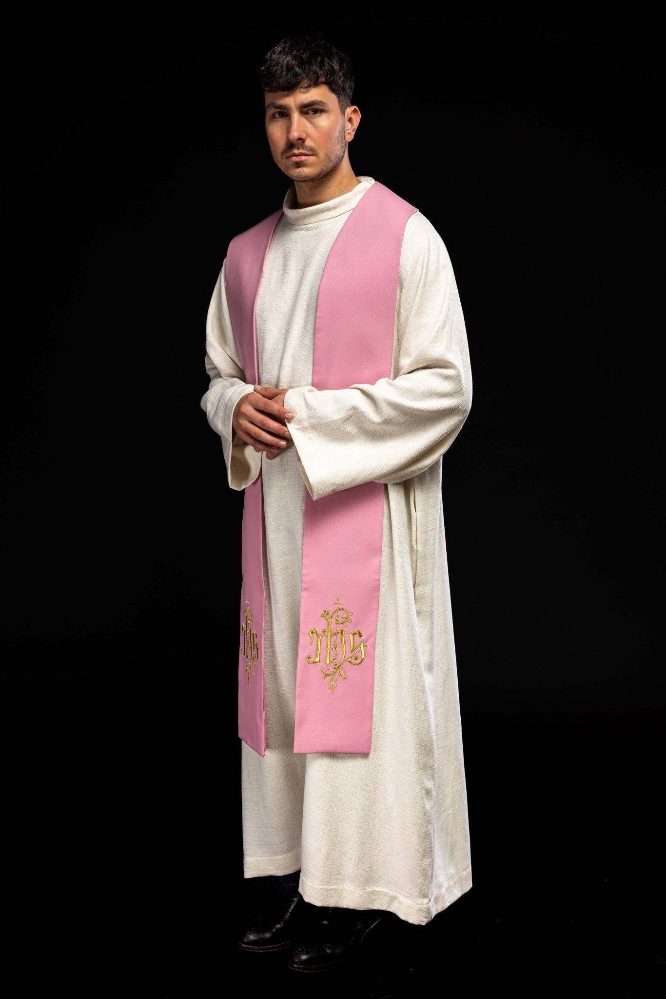Pink embroidered IHS stole KST/053/08/12 RÓŻOWY - HAFTINAUSA.COM