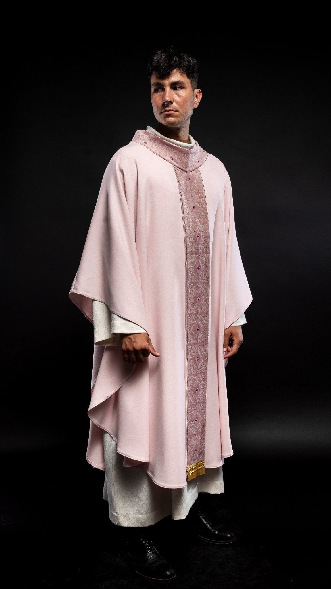 Pink priest robe made of natural touch texture and little decorative metal crosess S - 7057 - 08 - 70 - HAFTINAUSA.COM